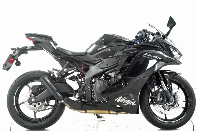 KAWASAKI Ninja ZX-4R Shark-showroom-element-3