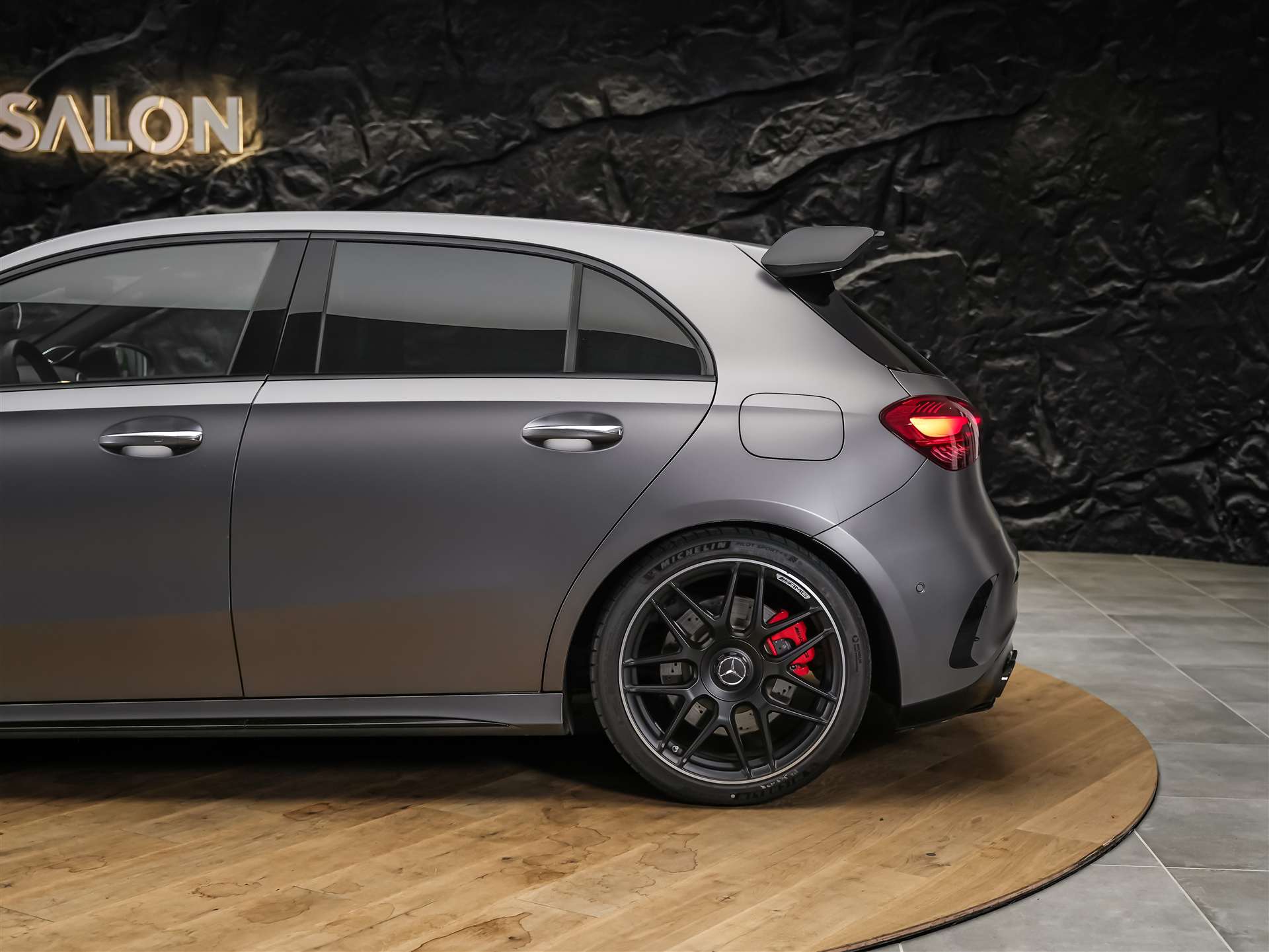 MERCEDES-BENZ A 45 S AMG 4matic+ *Designo Magno* Schalensitze*Aeropaket*-image-16