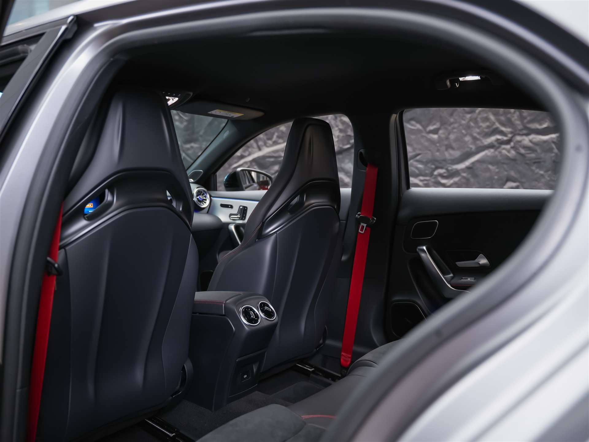 MERCEDES-BENZ A 45 S AMG 4matic+ *Designo Magno* Schalensitze*Aeropaket*-image-10