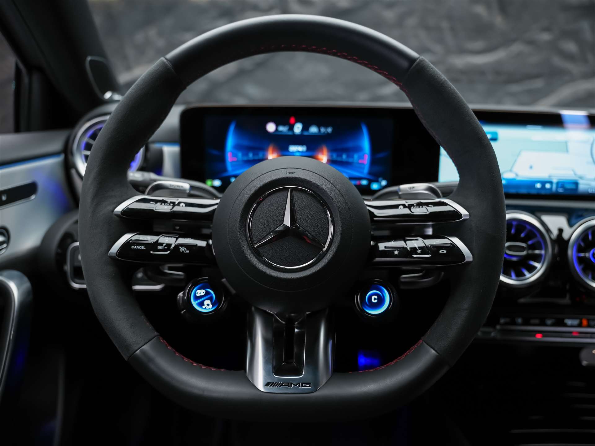 MERCEDES-BENZ A 45 S AMG 4matic+ *Designo Magno* Schalensitze*Aeropaket*-image-24