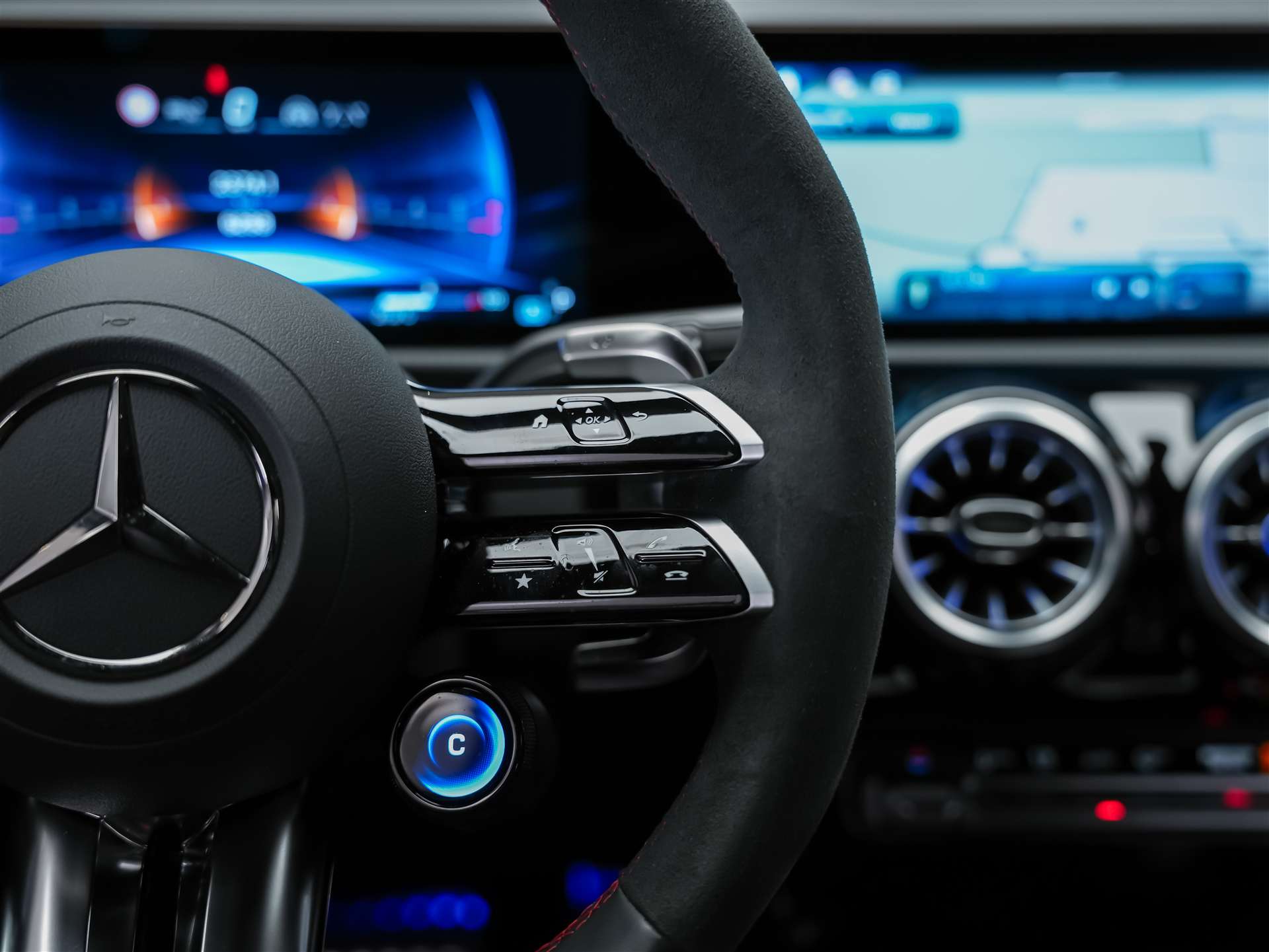 MERCEDES-BENZ A 45 S AMG 4matic+ *Designo Magno* Schalensitze*Aeropaket*-image-26