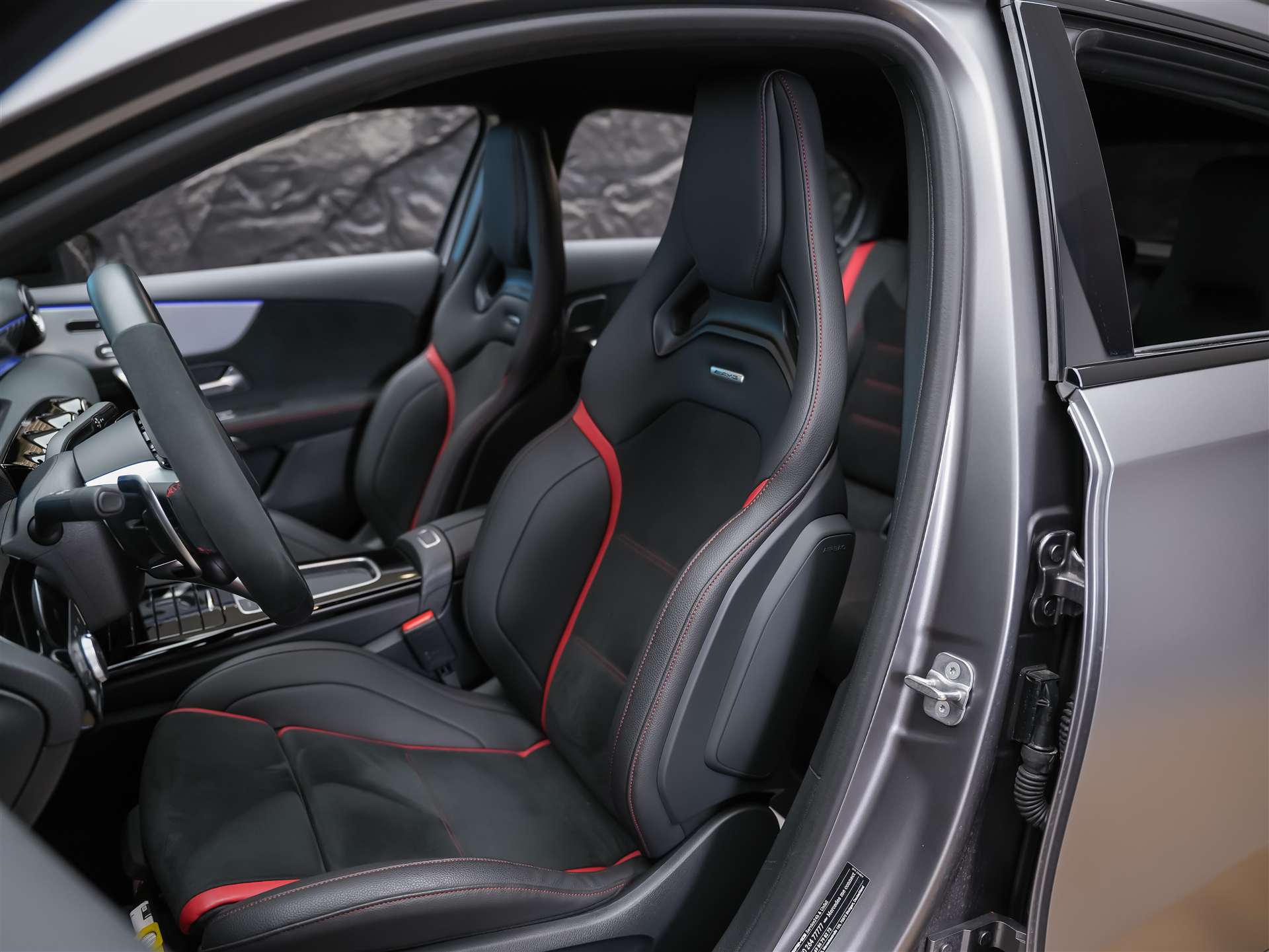 MERCEDES-BENZ A 45 S AMG 4matic+ *Designo Magno* Schalensitze*Aeropaket*-image-7
