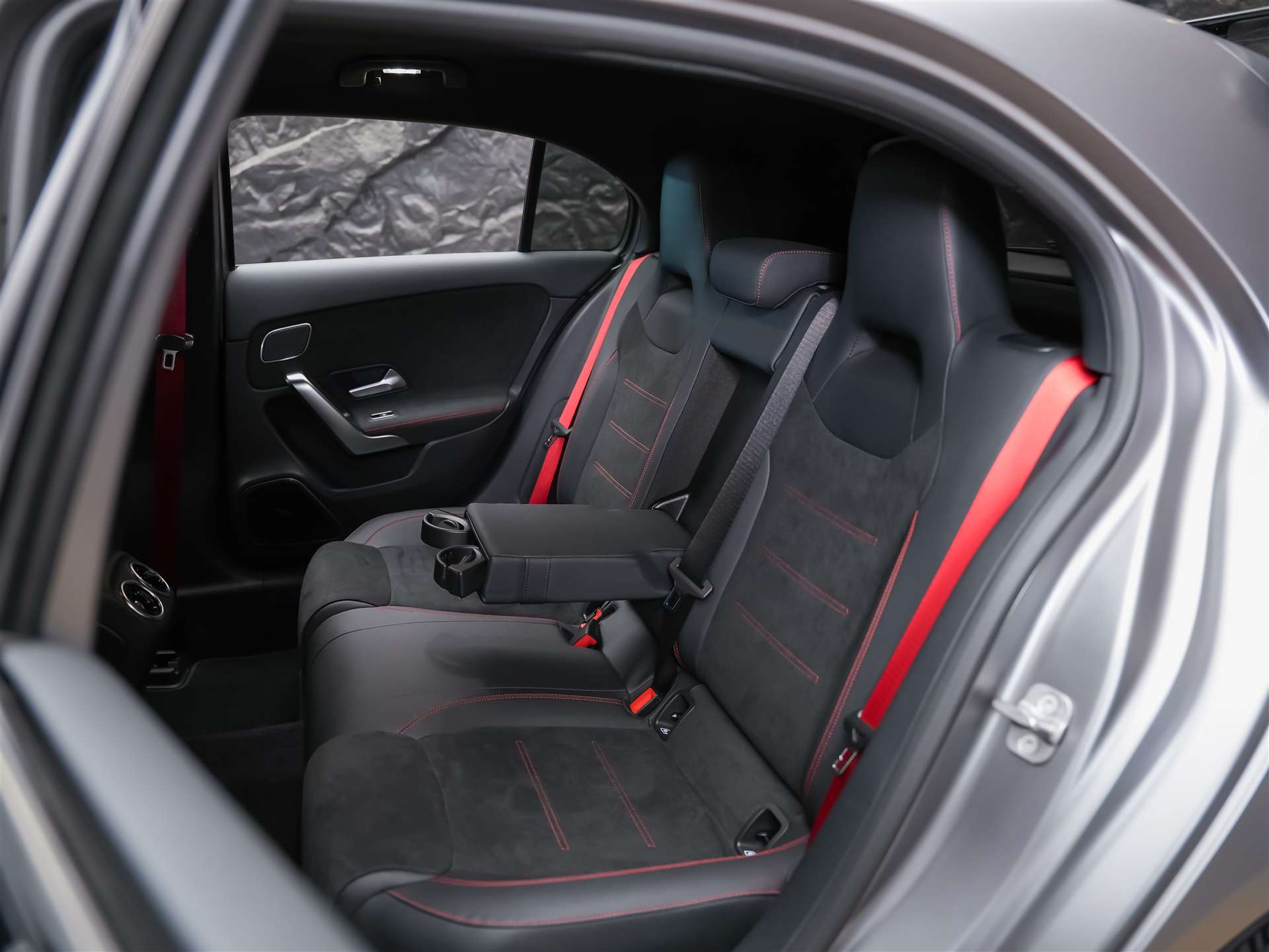 MERCEDES-BENZ A 45 S AMG 4matic+ *Designo Magno* Schalensitze*Aeropaket*-image-12