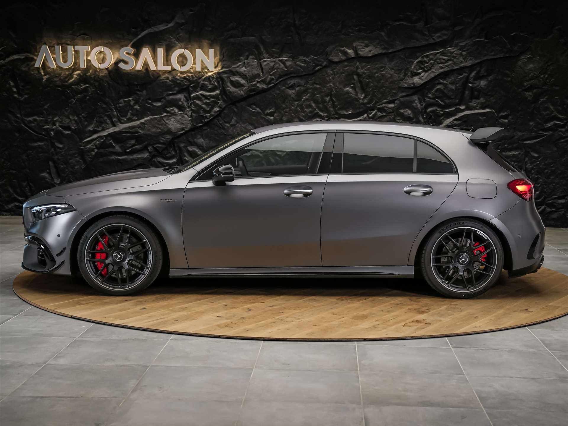 MERCEDES-BENZ A 45 S AMG 4matic+ *Designo Magno* Schalensitze*Aeropaket*-image-1