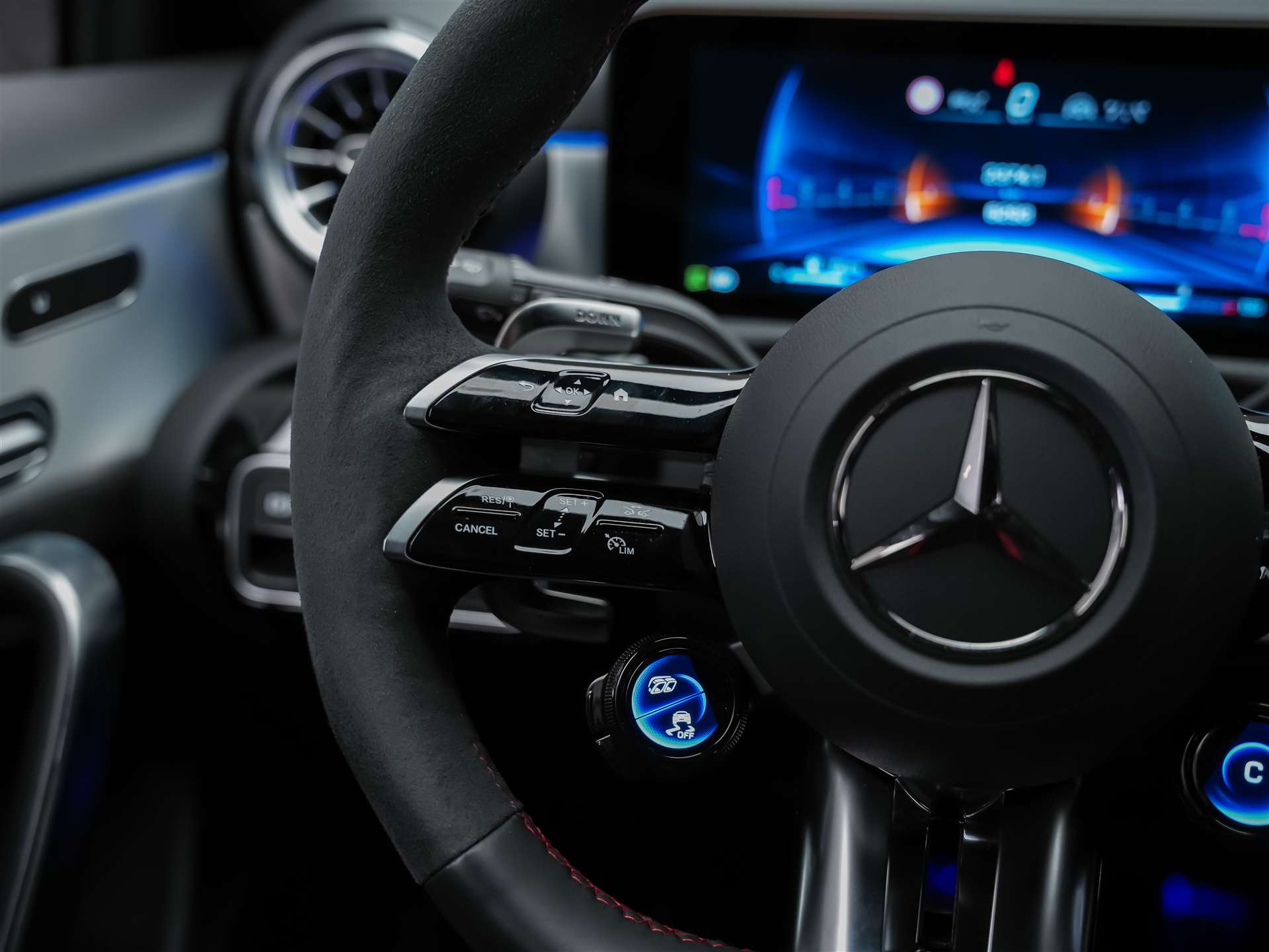 MERCEDES-BENZ A 45 S AMG 4matic+ *Designo Magno* Schalensitze*Aeropaket*-image-25