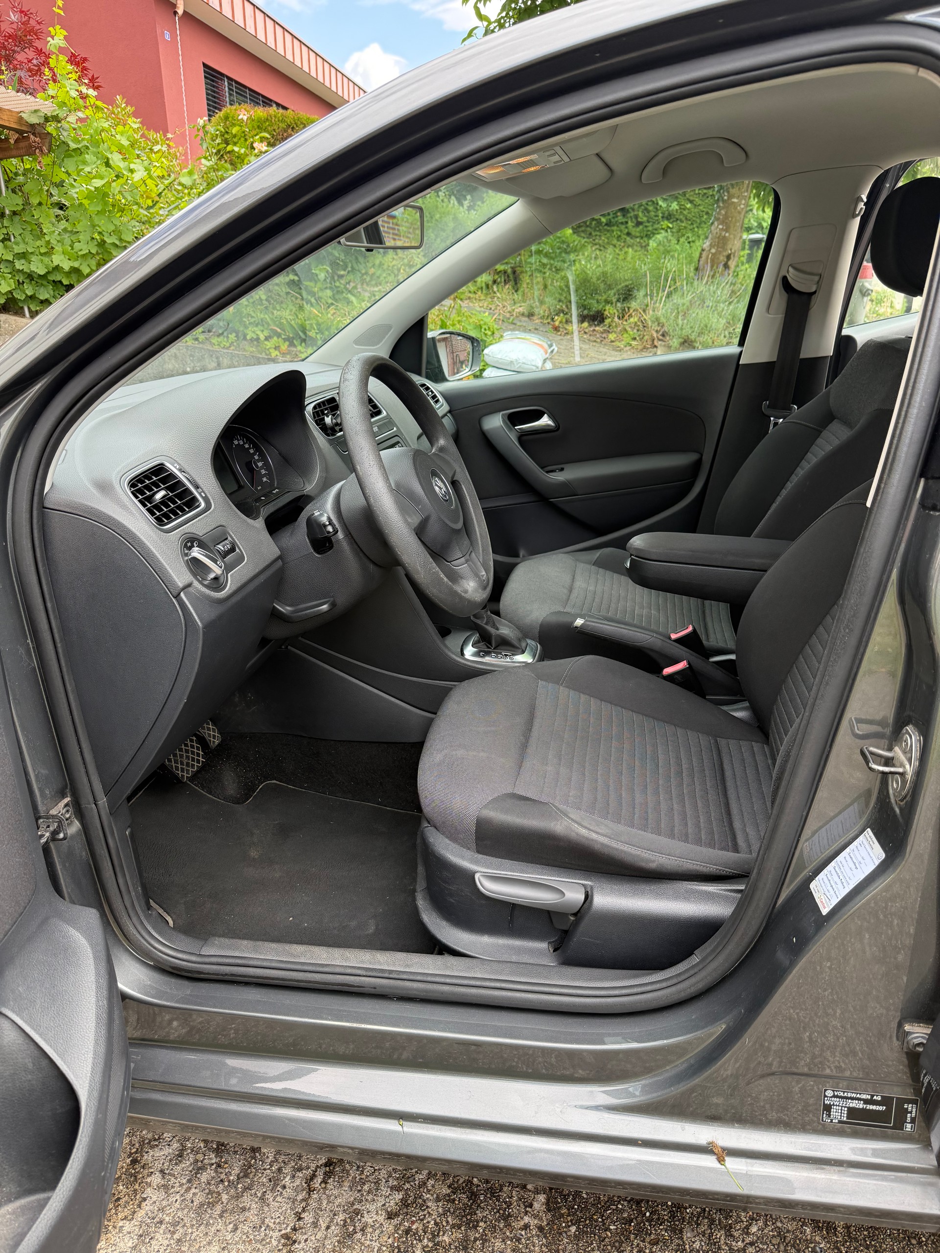 VW 1.6 TDI 90 Trendline DSG-image-5