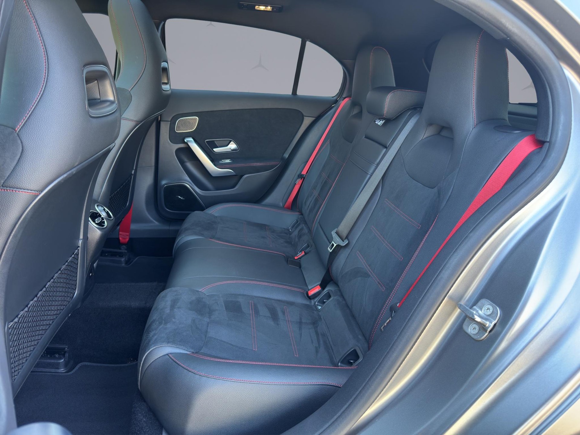 MERCEDES-BENZ A 35 AMG 4matic-image-11