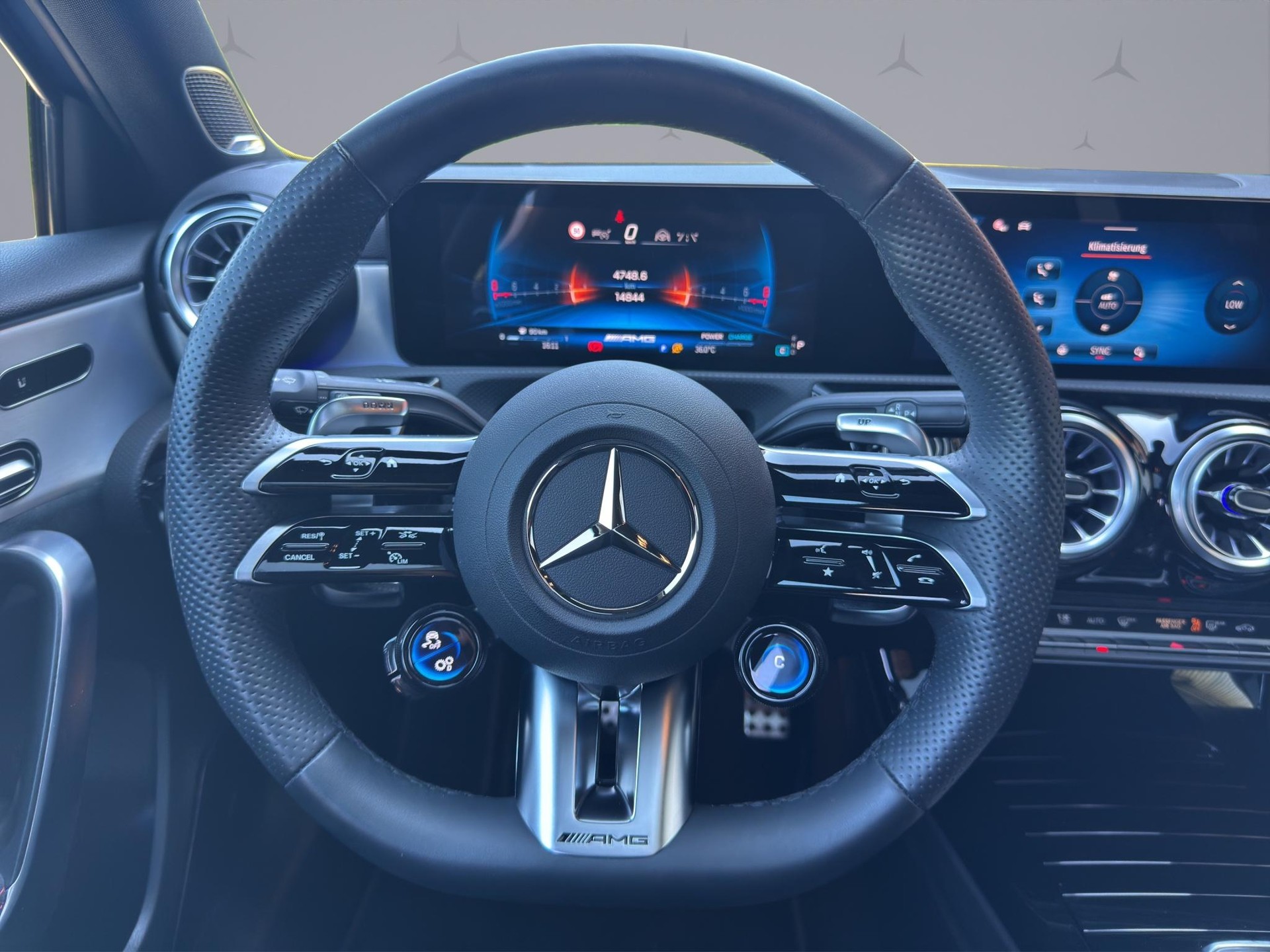 MERCEDES-BENZ A 35 AMG 4matic-image-10
