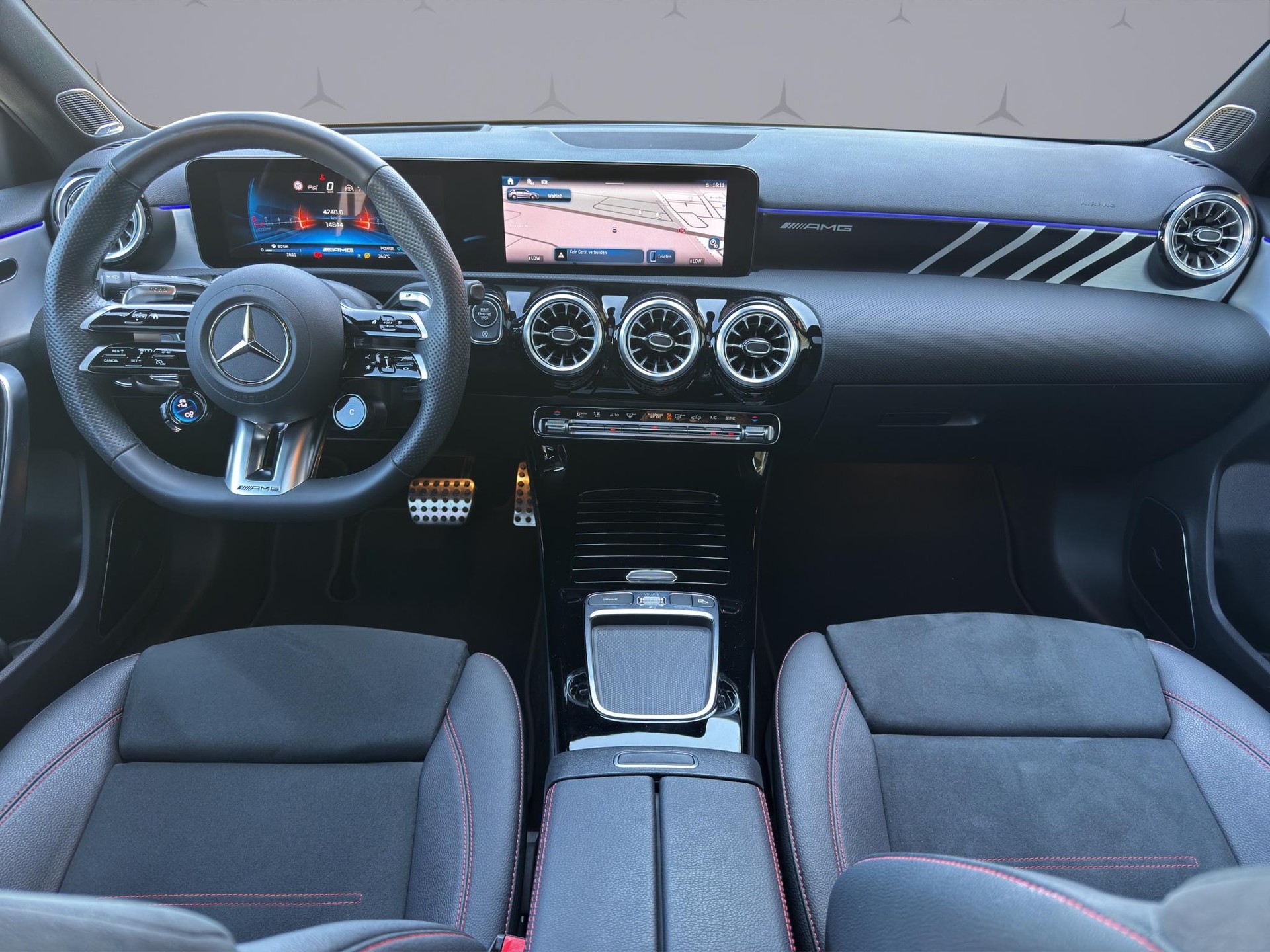 MERCEDES-BENZ A 35 AMG 4matic-image-12