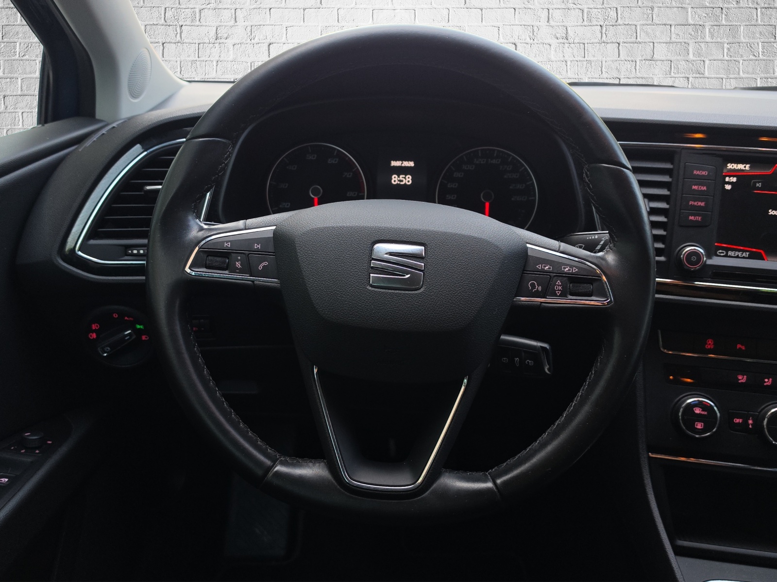 SEAT Leon ST 1.4 TGI Style-image-11