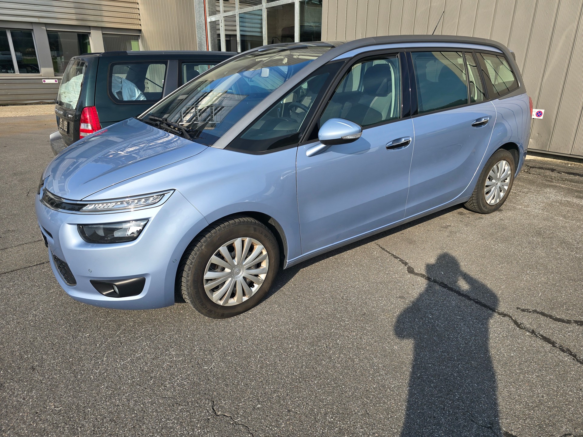 CITROEN Grand C4 Picasso 1.6 e-HDi Séduction EGS6-image-3