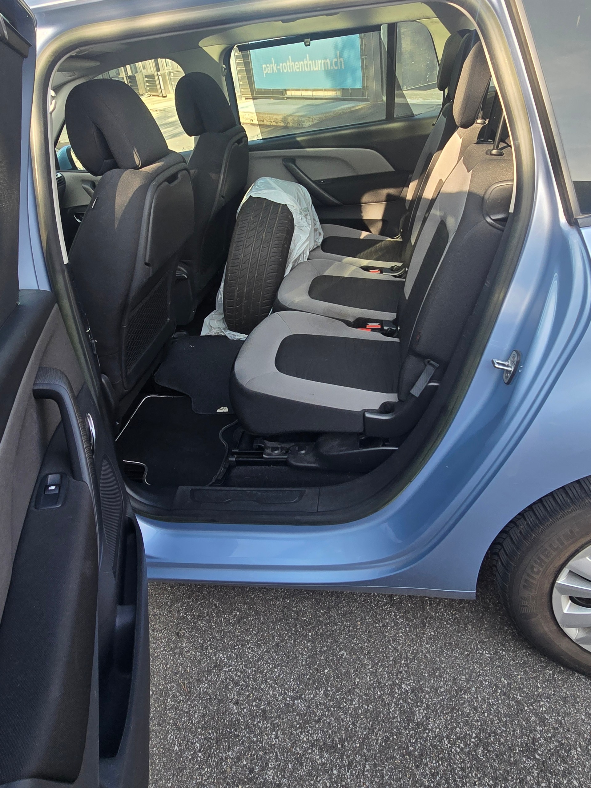 CITROEN Grand C4 Picasso 1.6 e-HDi Séduction EGS6-image-7