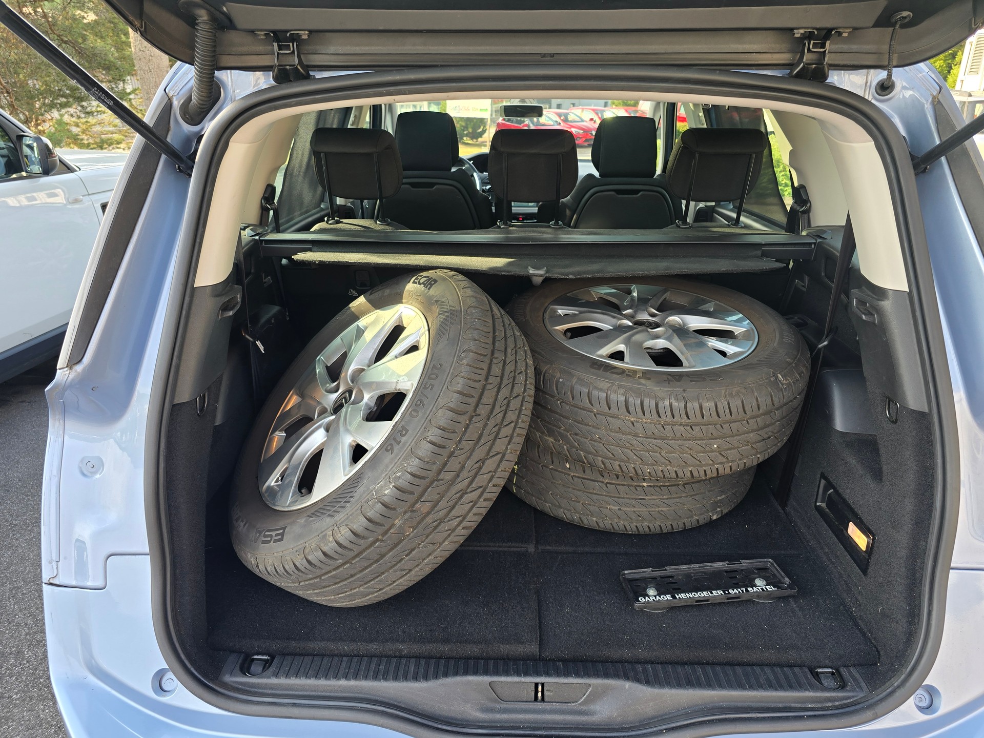 CITROEN Grand C4 Picasso 1.6 e-HDi Séduction EGS6-image-9