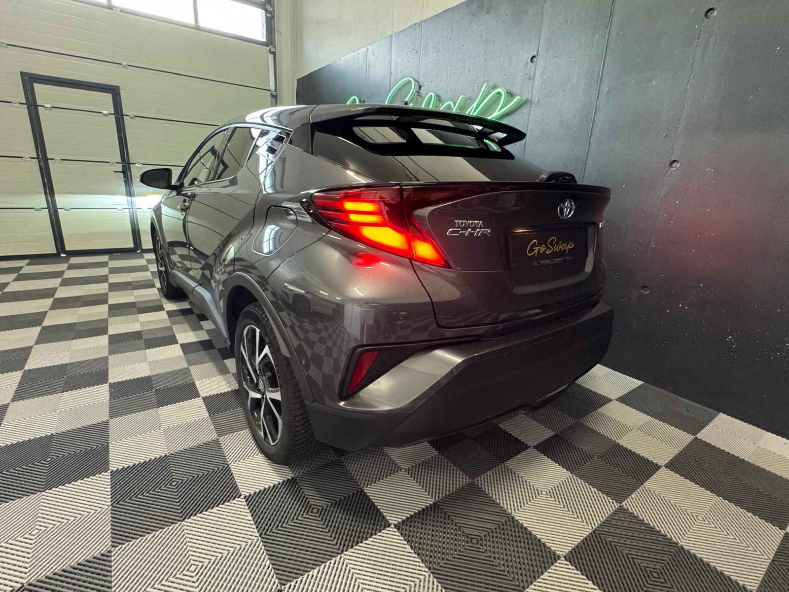 TOYOTA C-HR 1.8 HSD CVT Trend *Pack Trend Plus-image-3