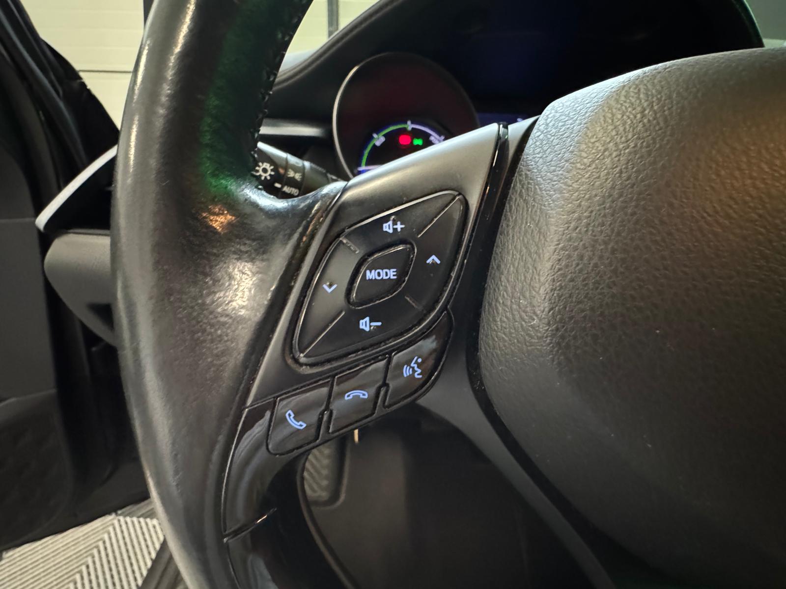 TOYOTA C-HR 1.8 HSD CVT Trend *Pack Trend Plus-image-17