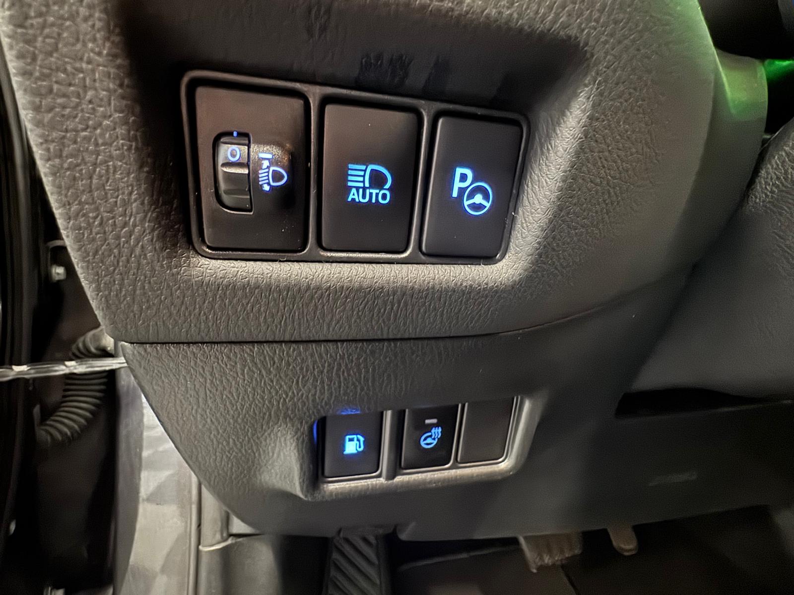 TOYOTA C-HR 1.8 HSD CVT Trend *Pack Trend Plus-image-24