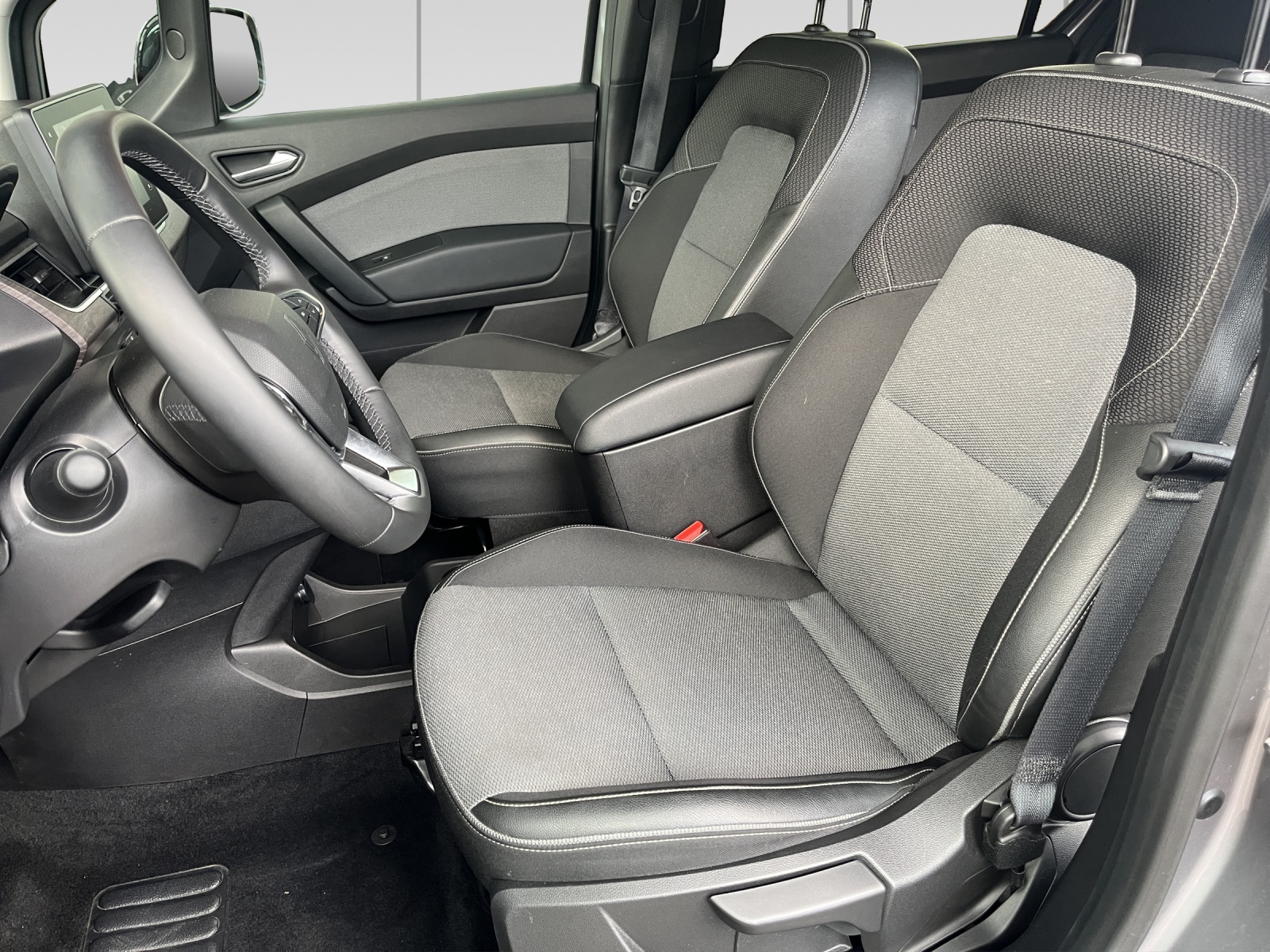 RENAULT Kangoo 1.3 TCe 130 PF Techno EDC-image-6