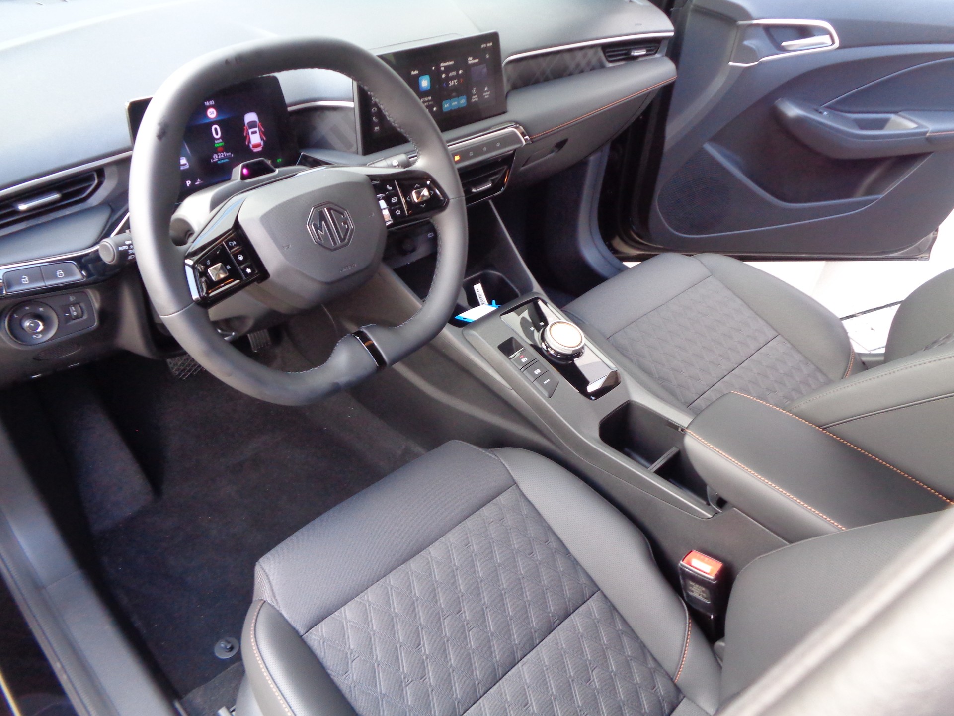 MG 3 1.5 Hybrid Luxury Aut.-image-6