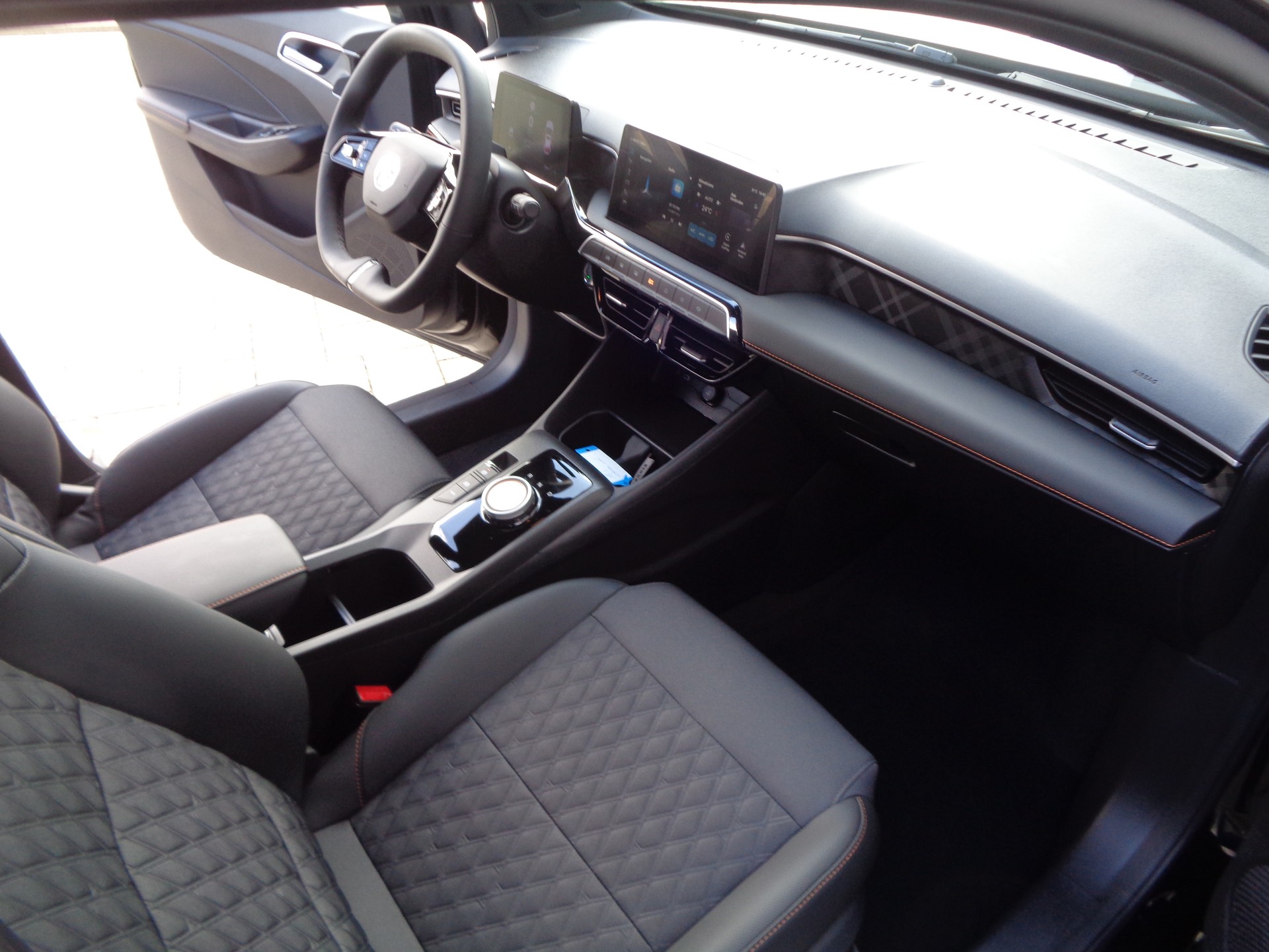 MG 3 1.5 Hybrid Luxury Aut.-image-7
