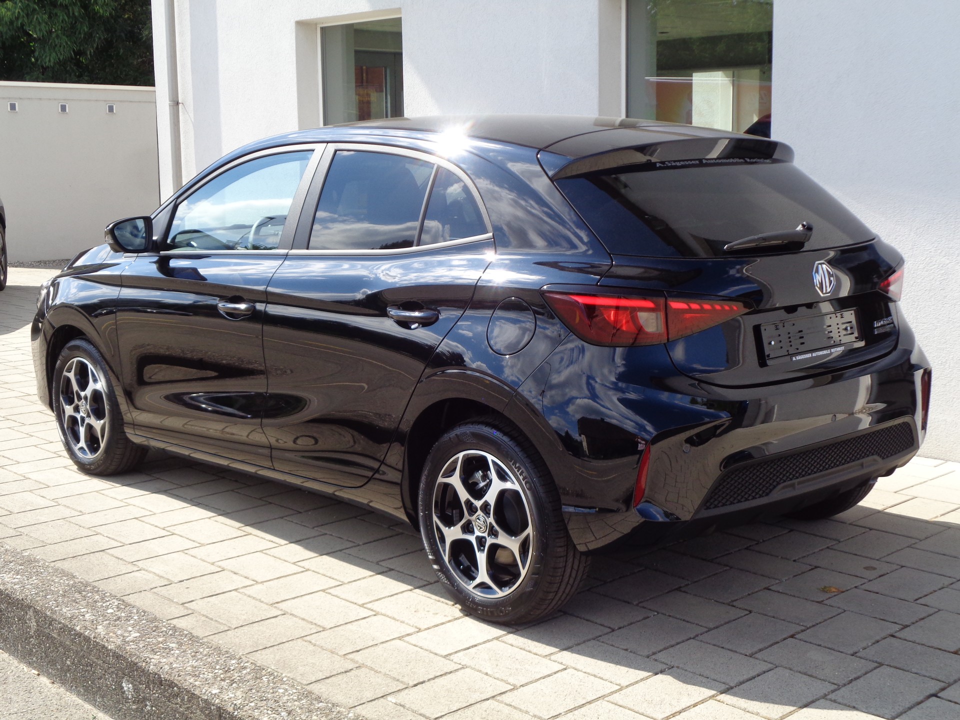 MG 3 1.5 Hybrid Luxury Aut.-image-4