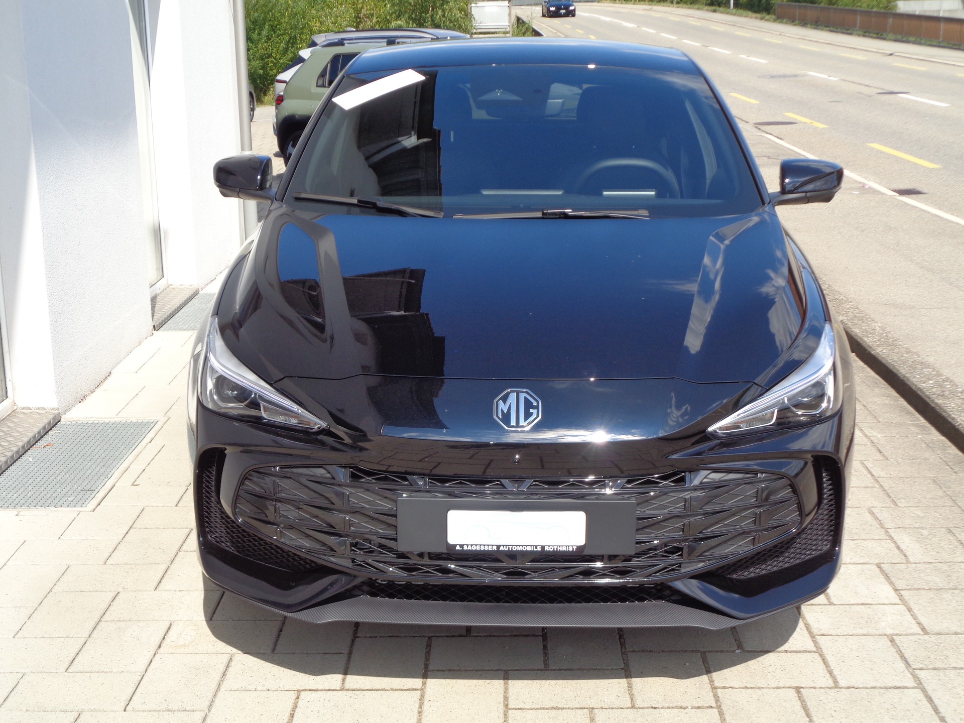 MG 3 1.5 Hybrid Luxury Aut.-image-2