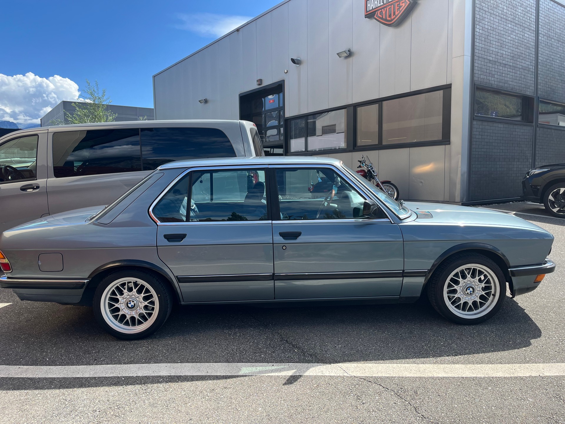 BMW-image-0