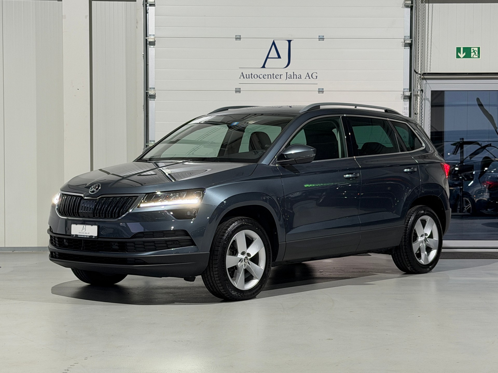 SKODA Karoq 1.5 TSI Style DSG AHK 1.5T-image-2