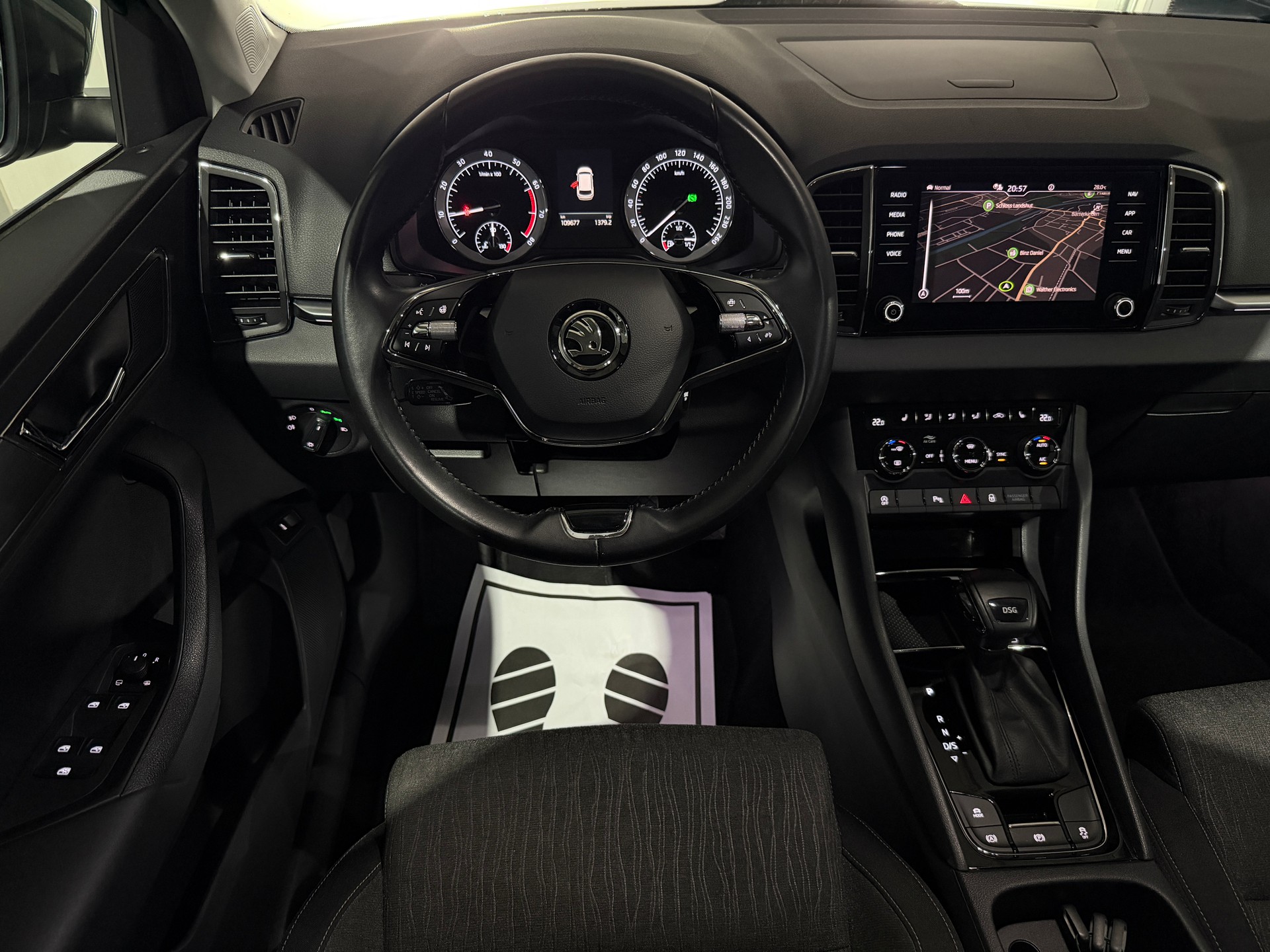 SKODA Karoq 1.5 TSI Style DSG AHK 1.5T-image-7