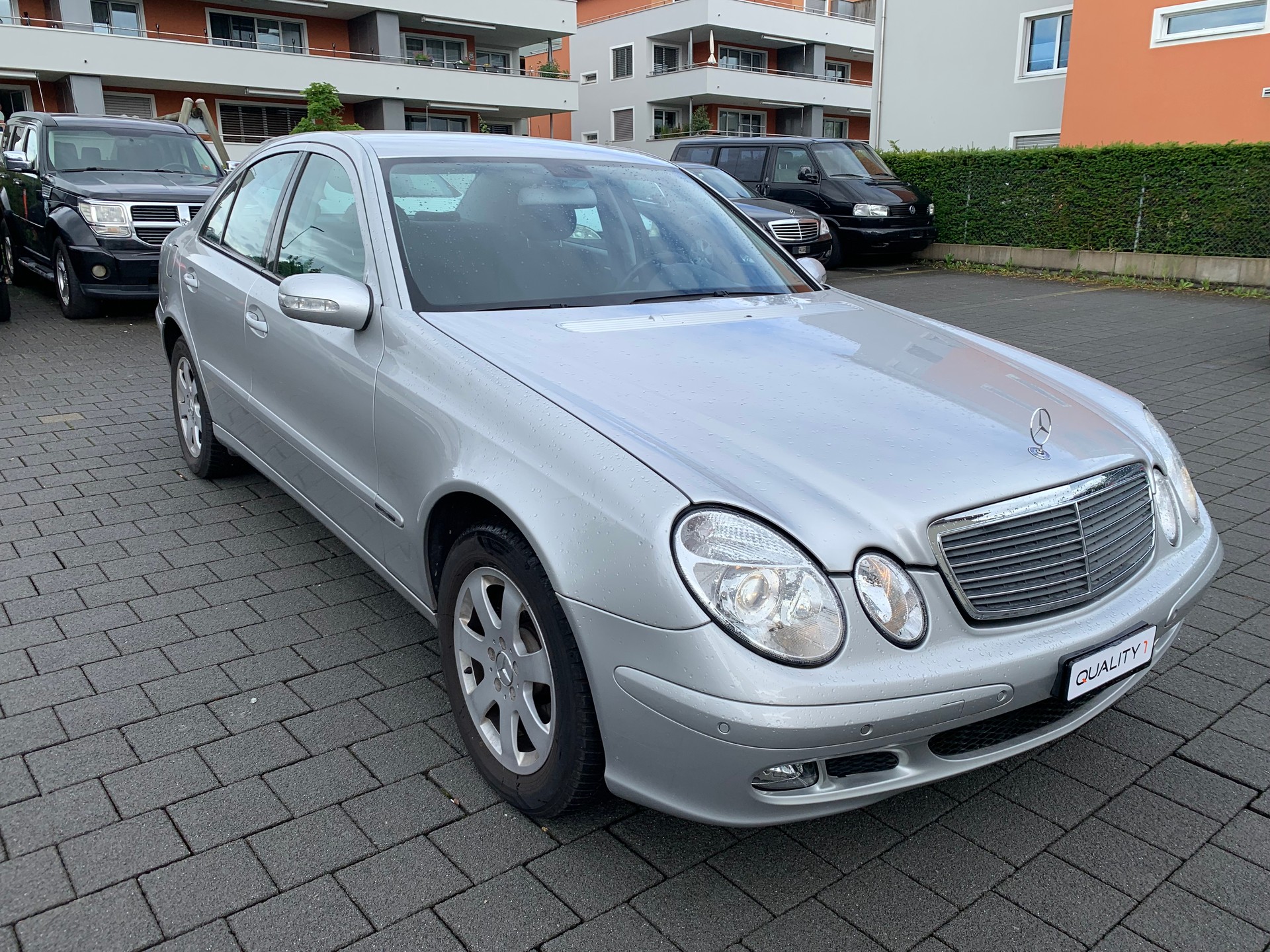MERCEDES-BENZ E 240 Classic 4Matic Automatic-image-1