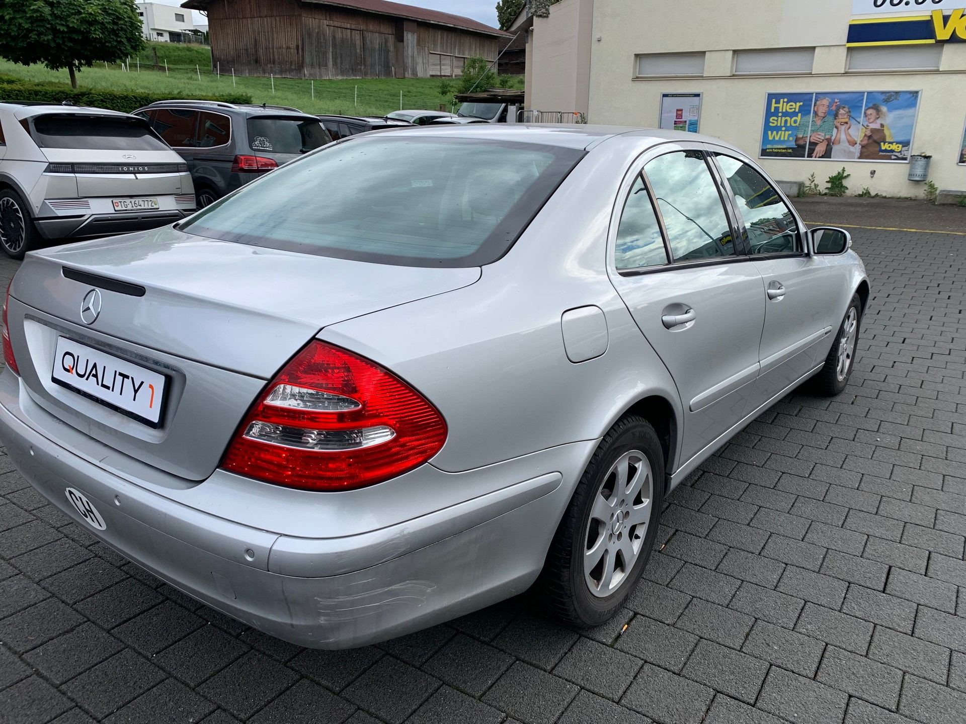 MERCEDES-BENZ E 240 Classic 4Matic Automatic-image-2
