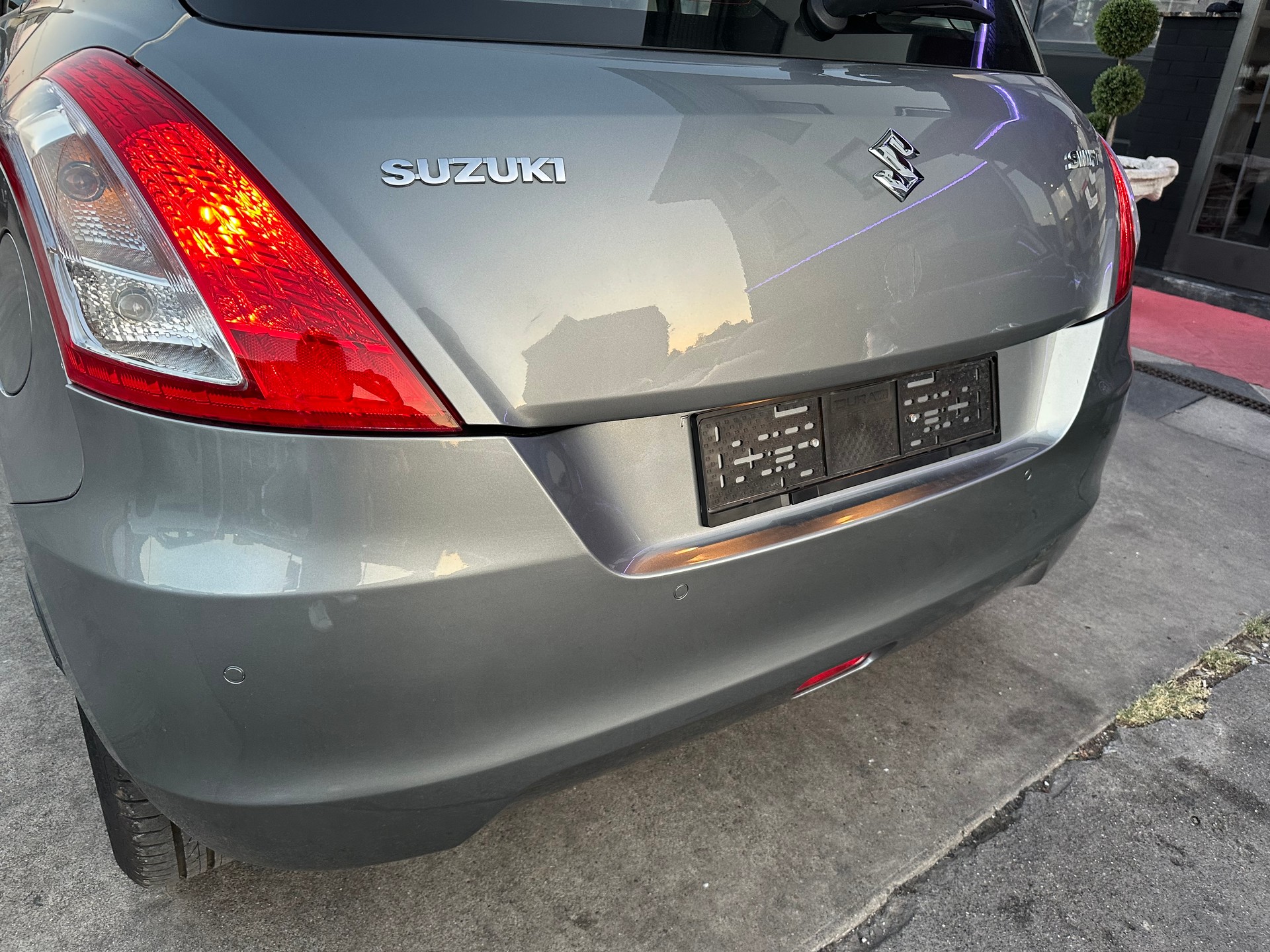 SUZUKI Swift 1.2i 16V Compact Top Automatic-image-4