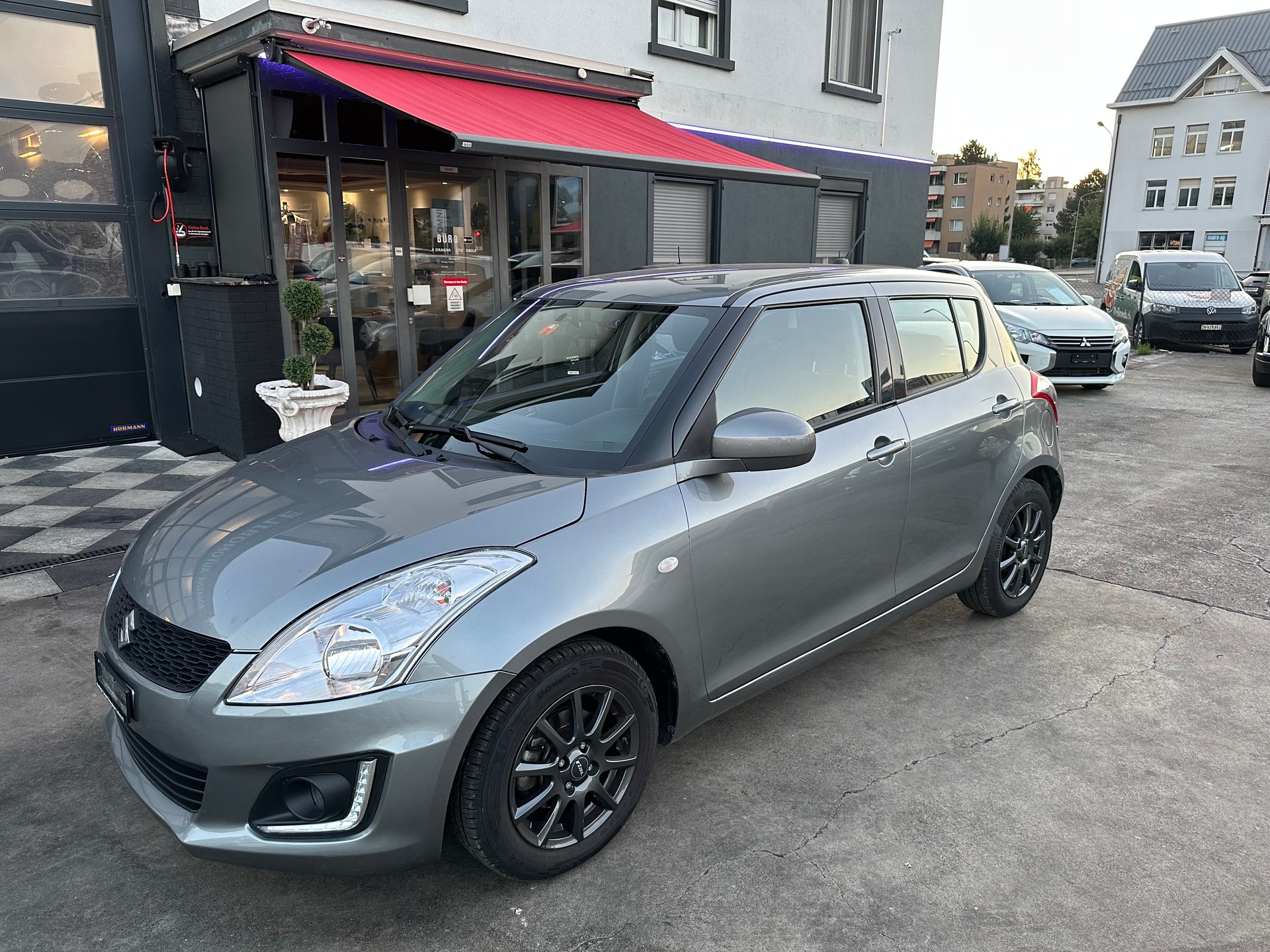 SUZUKI Swift 1.2i 16V Compact Top Automatic-image-6