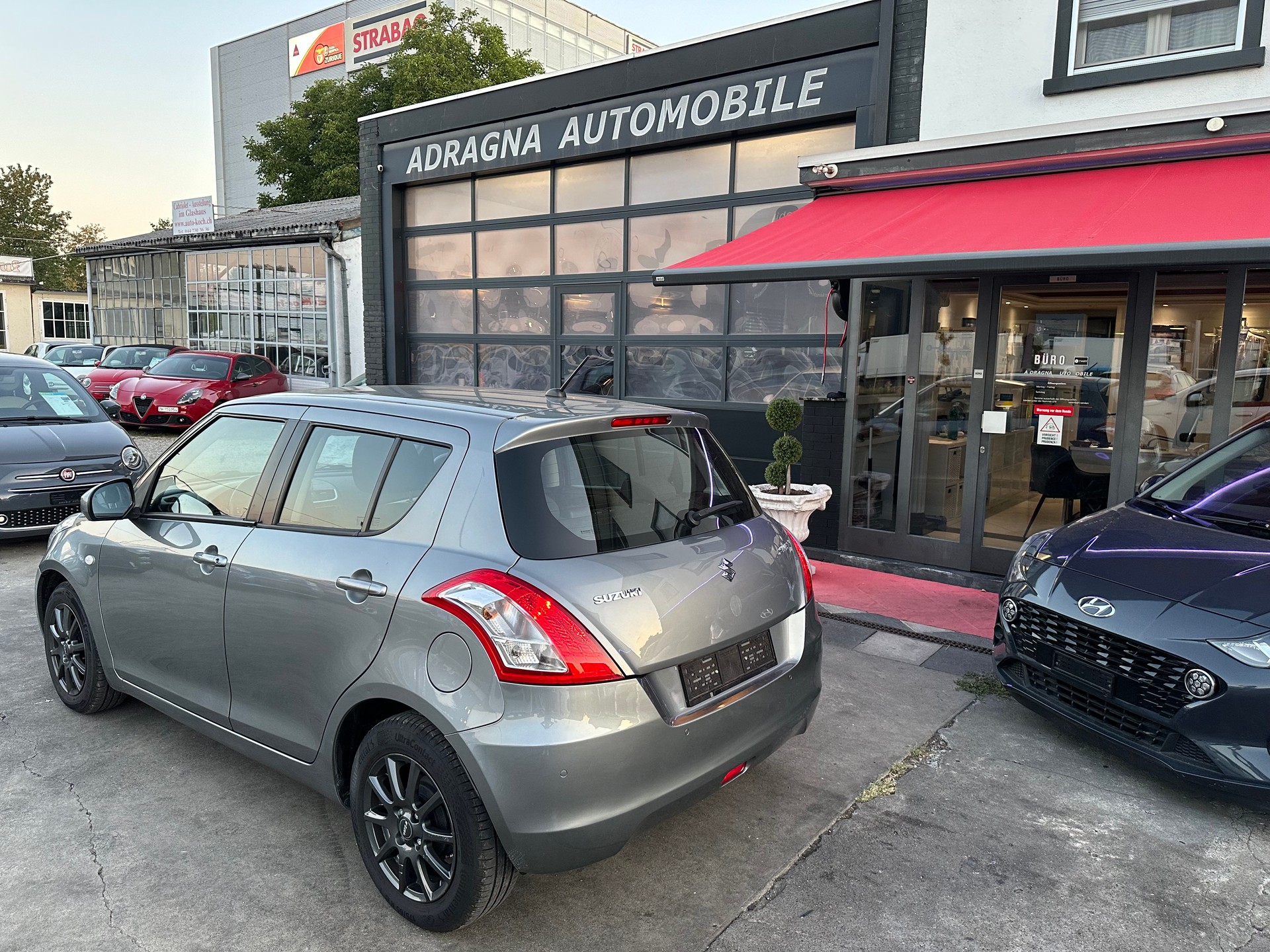SUZUKI Swift 1.2i 16V Compact Top Automatic-image-3