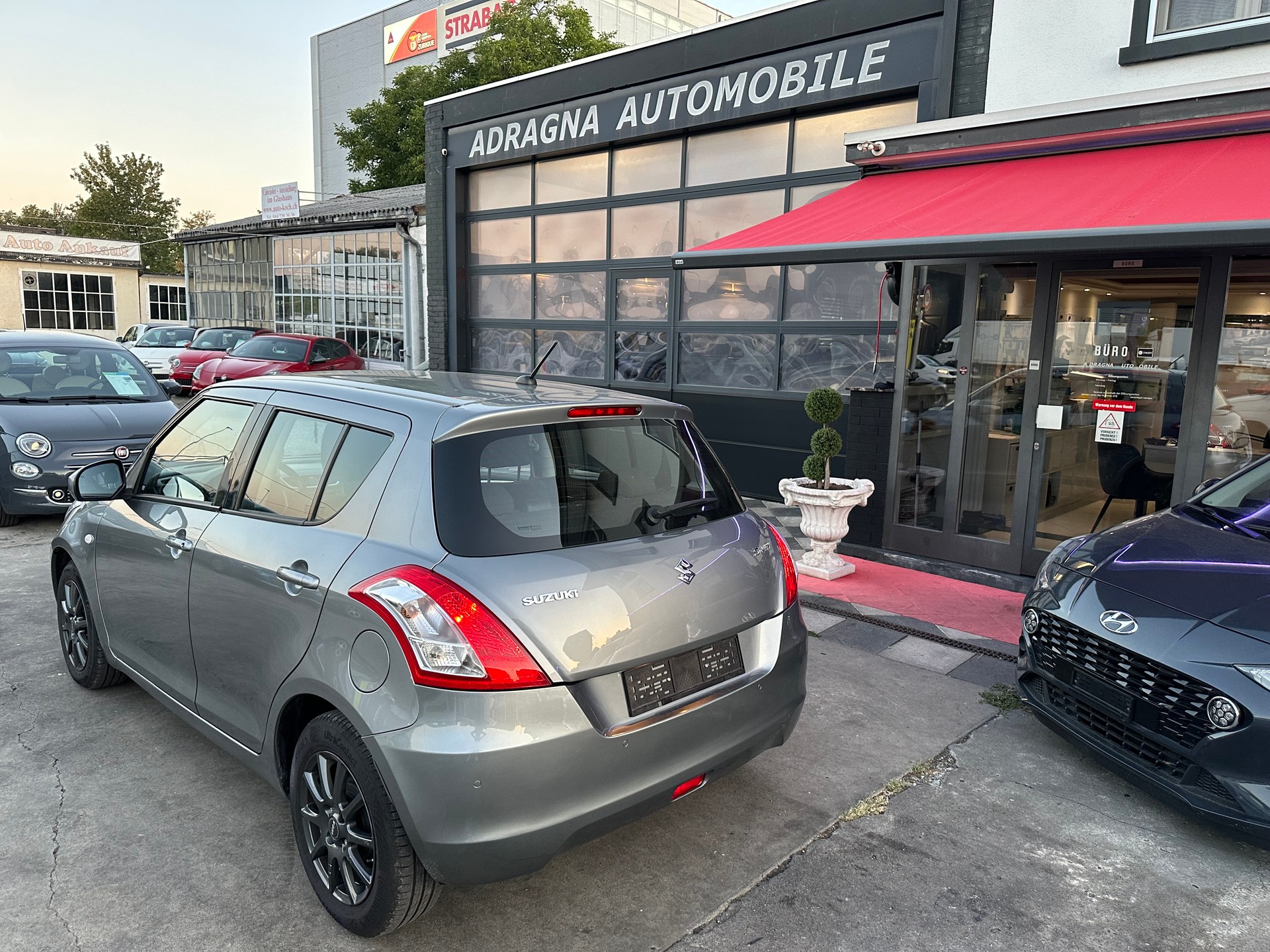 SUZUKI Swift 1.2i 16V Compact Top Automatic-image-2