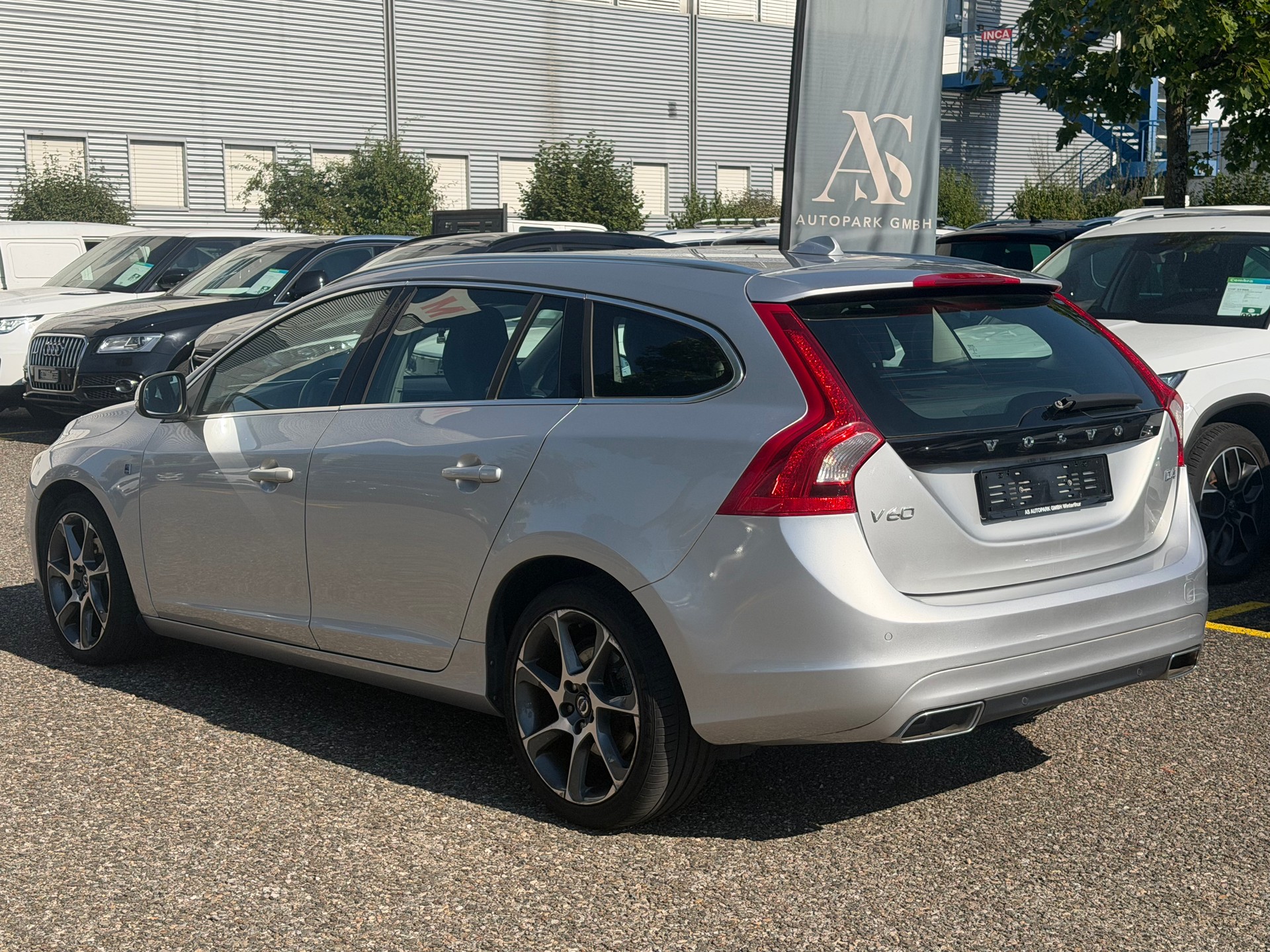 VOLVO V60 D4 OceanRace Geartronic-image-6