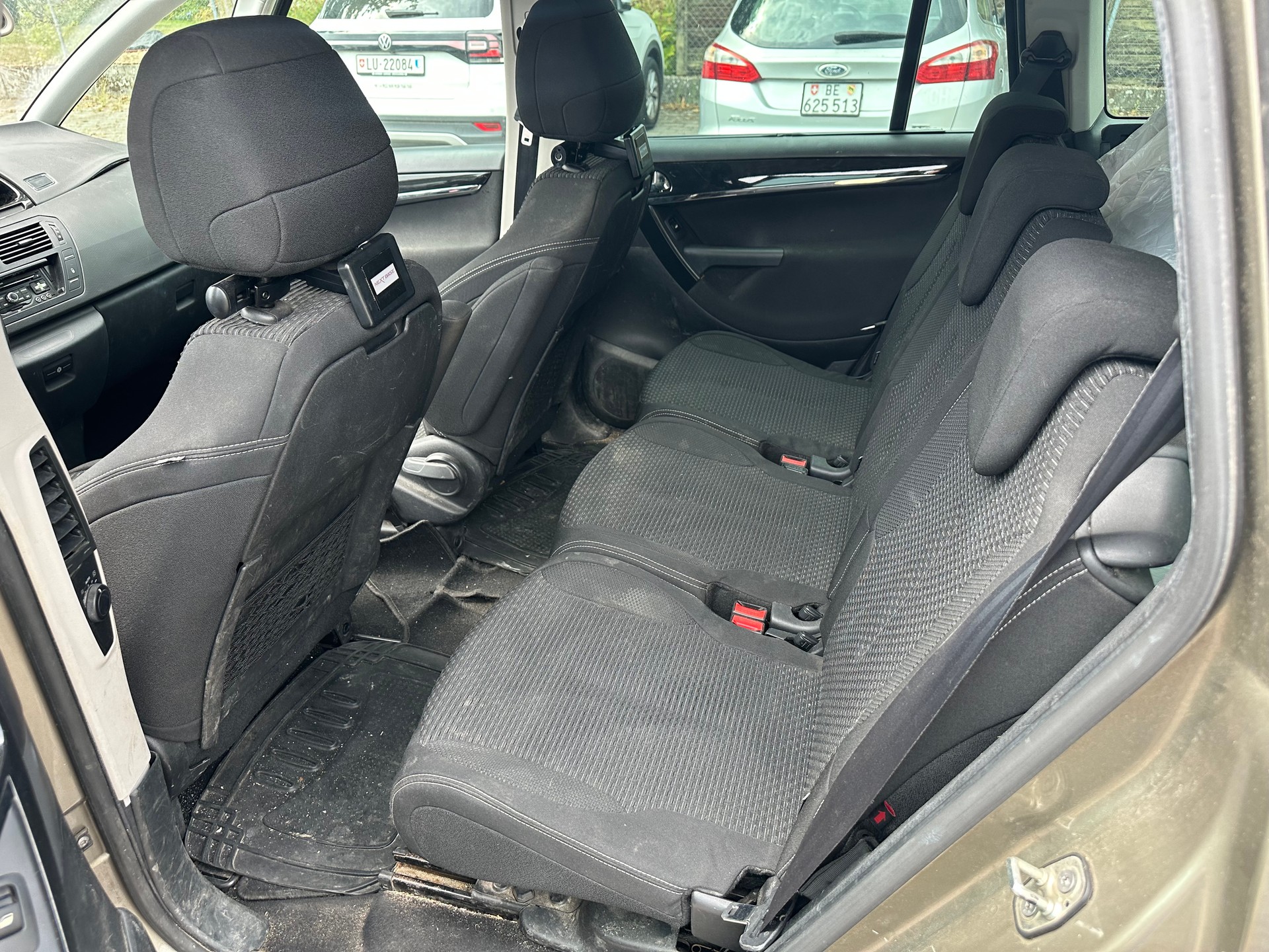 CITROEN Grand C4 Picasso 1.6 HDI 16V Swiss Style EGS6-image-5