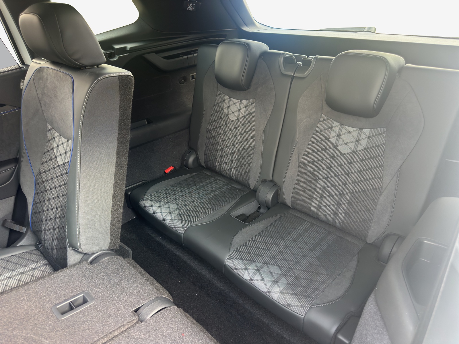 VW Tayron 2.0 TDI SCR R-Line 4Motion DSG-image-12