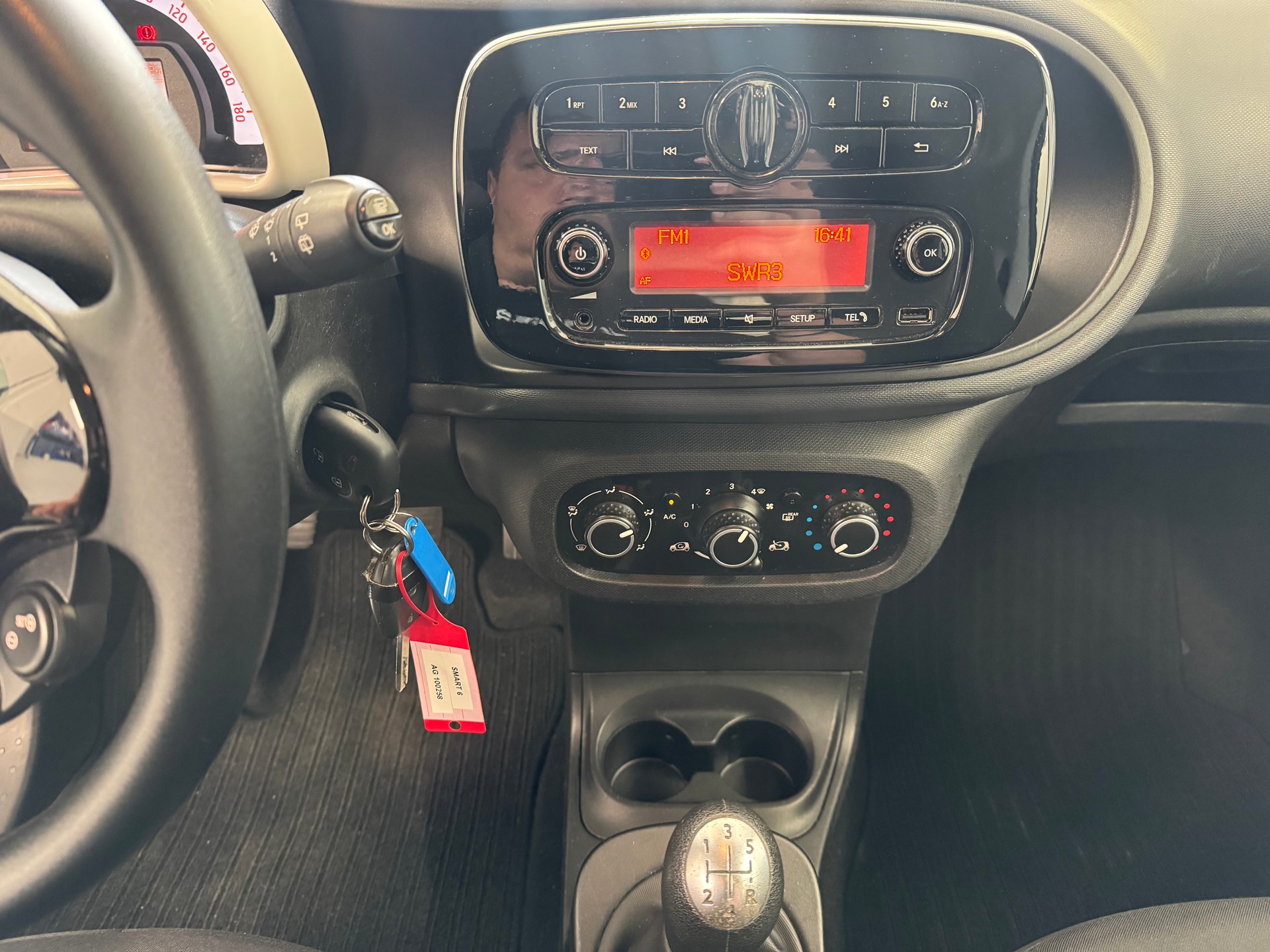 SMART fortwo-image-12