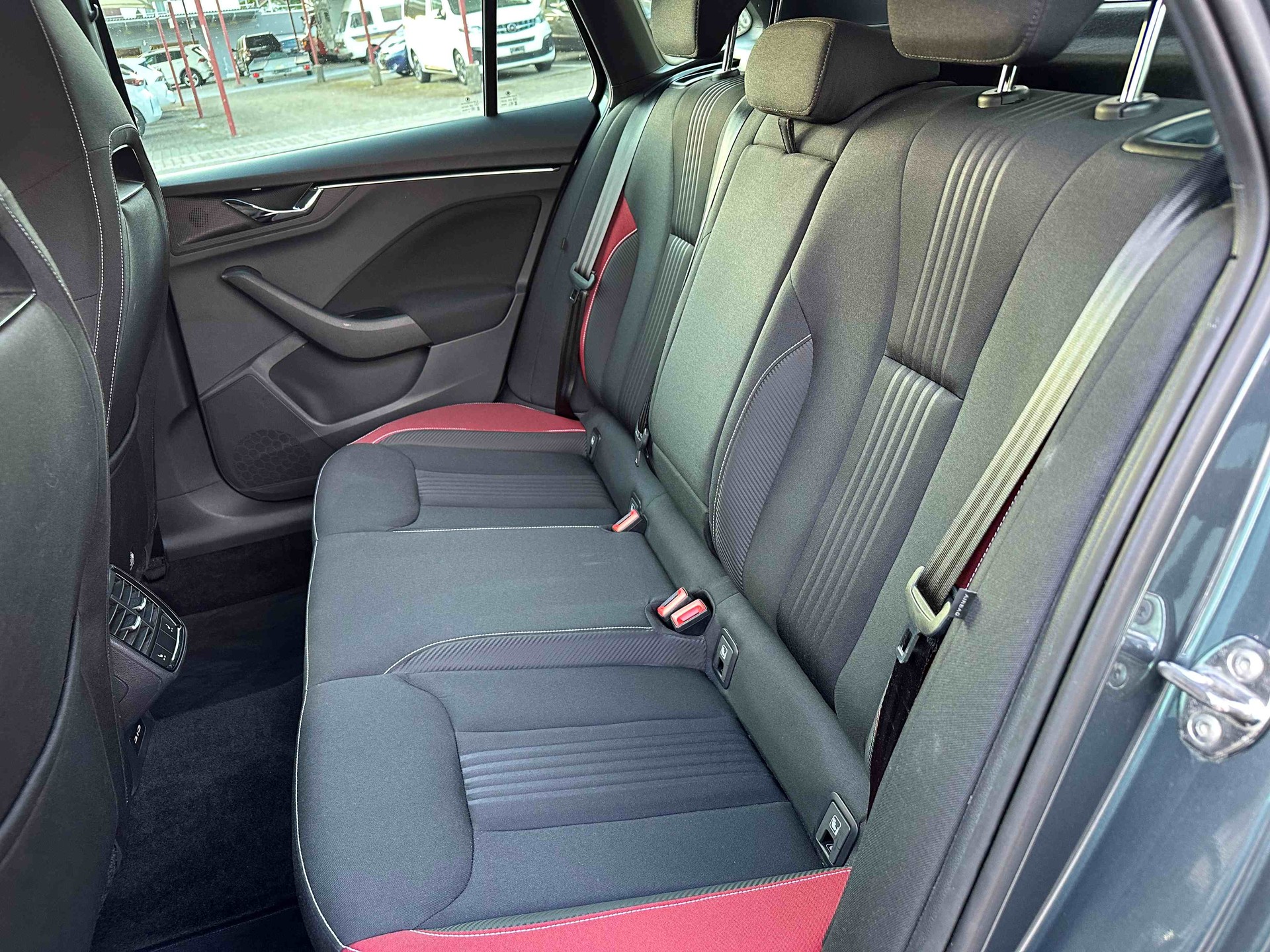 SKODA Kamiq 1.0 TSI Monte Carlo DSG-image-15