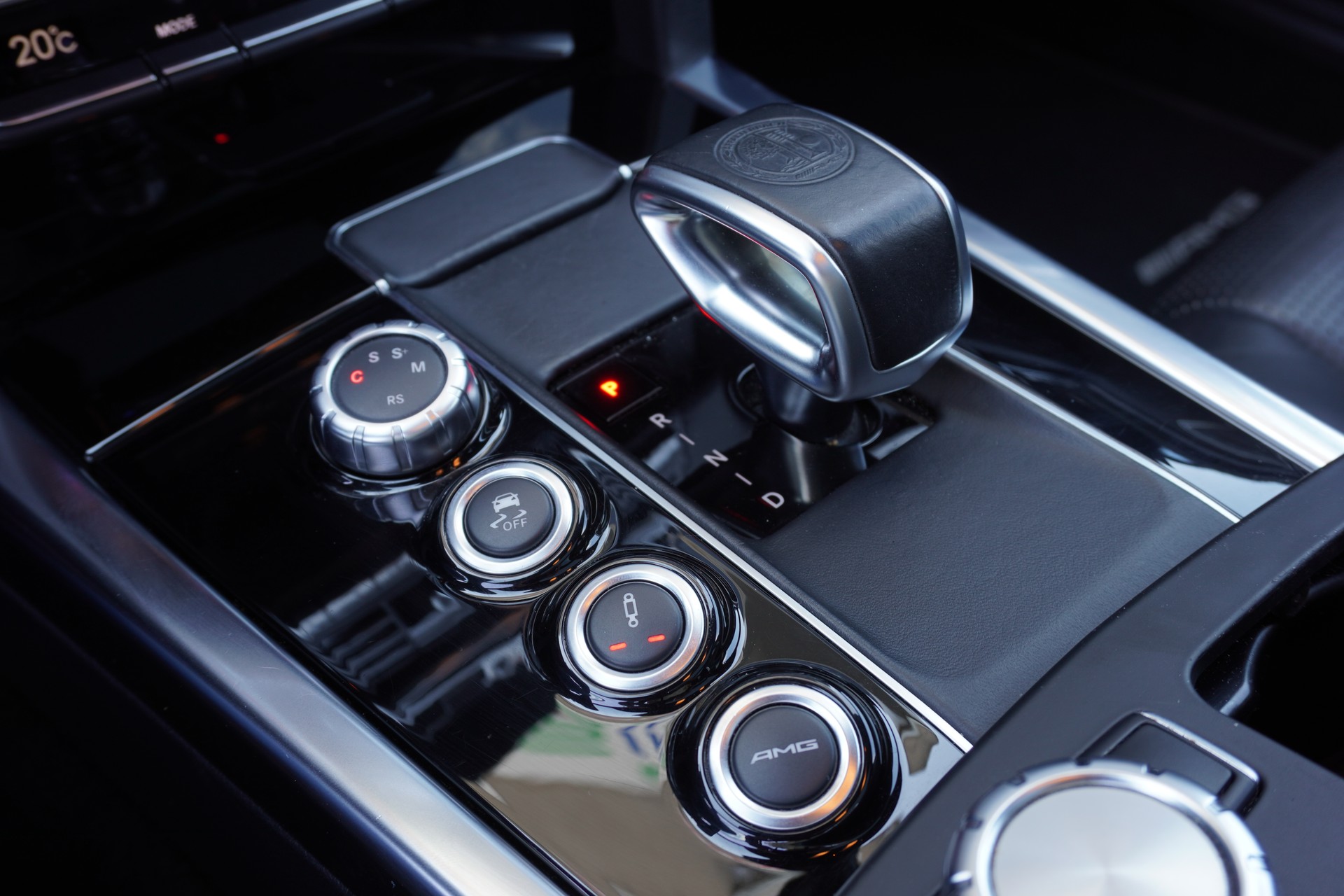 MERCEDES-BENZ E 63 AMG S 4Matic Speedshift-image-12