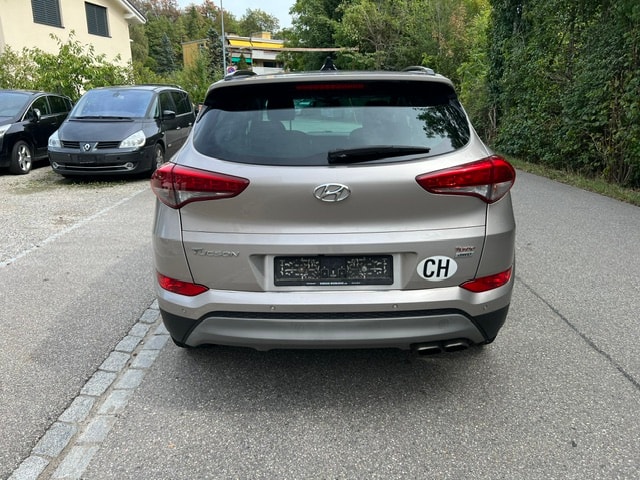 HYUNDAI Tucson 1.6 TGDI Plena 4WD Automatic-image-4