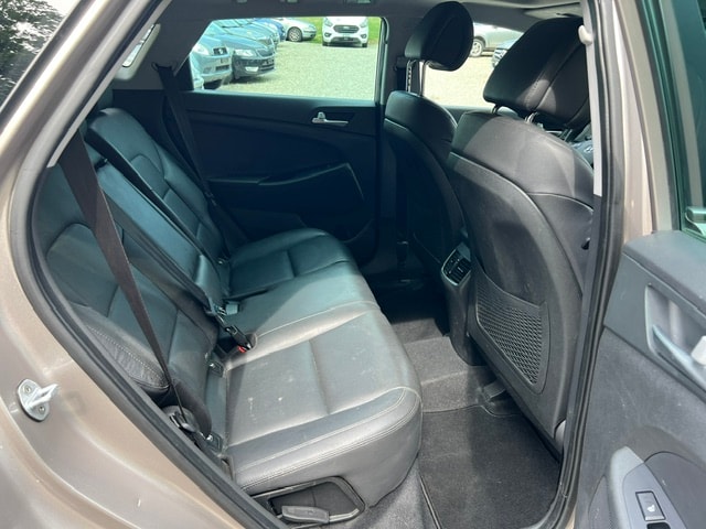HYUNDAI Tucson 1.6 TGDI Plena 4WD Automatic-image-8