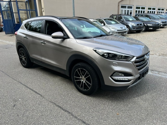 HYUNDAI Tucson 1.6 TGDI Plena 4WD Automatic-image-2
