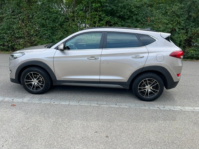 HYUNDAI Tucson 1.6 TGDI Plena 4WD Automatic-image-5