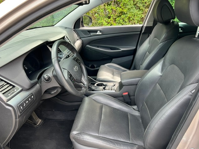 HYUNDAI Tucson 1.6 TGDI Plena 4WD Automatic-image-6
