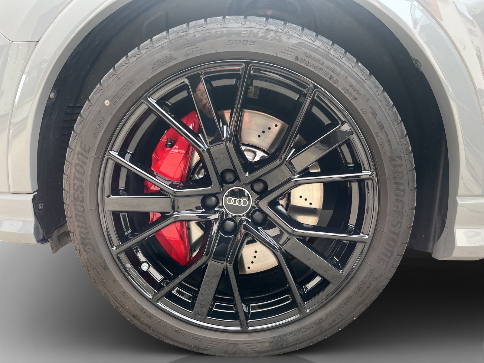 AUDI RS Q3 Sportback quattro S tronic-image-13