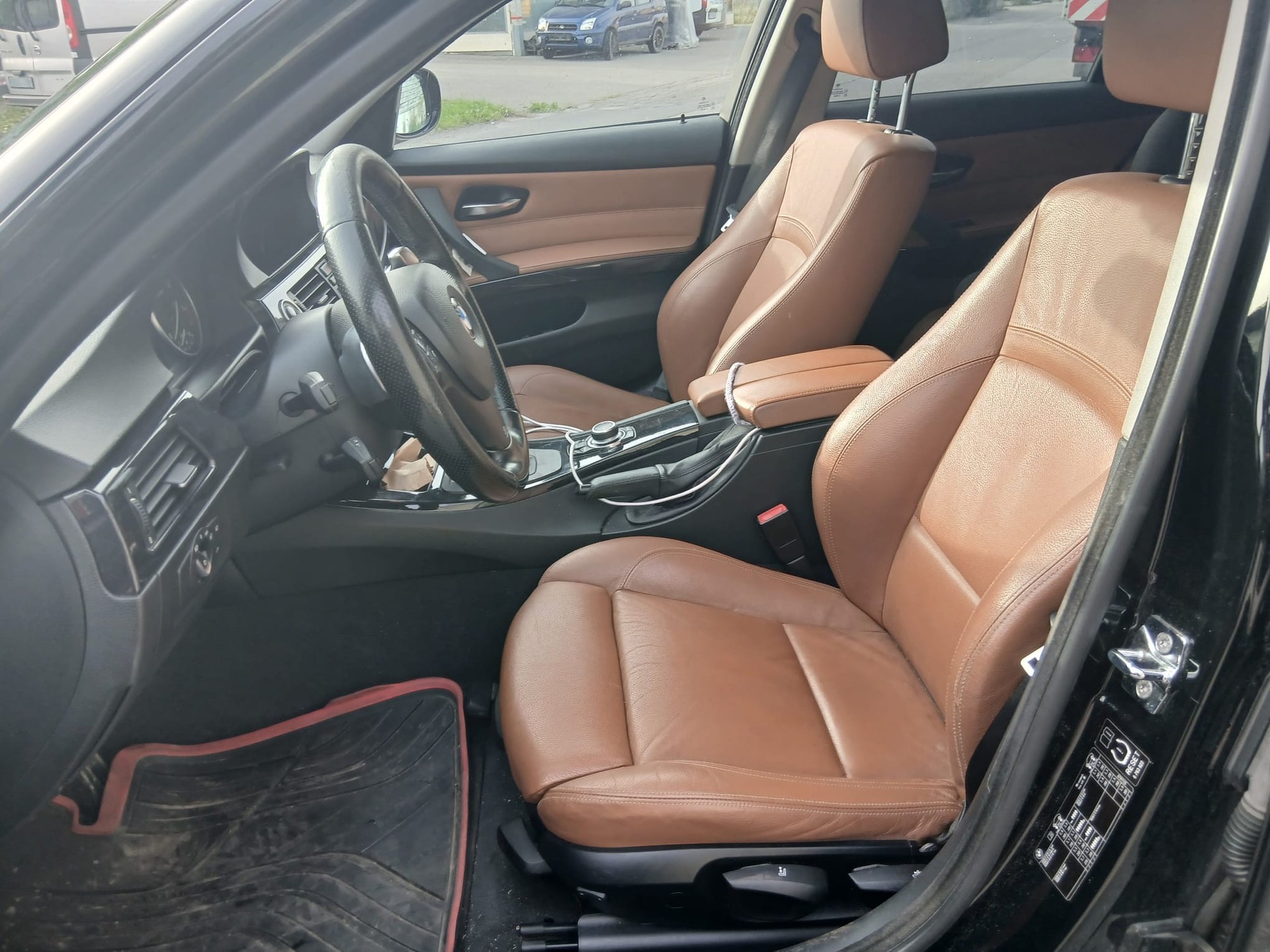 BMW 330d xDrive Touring Steptronic-image-5