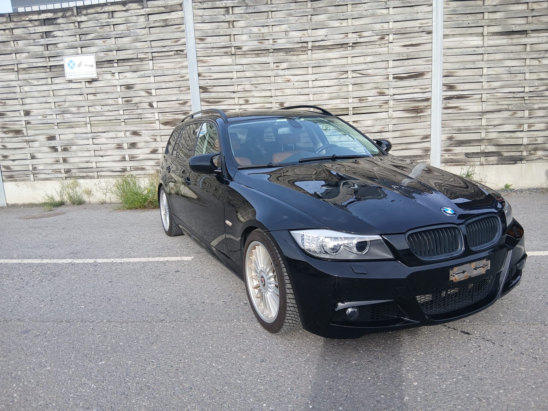BMW 330d xDrive Touring Steptronic-image-1