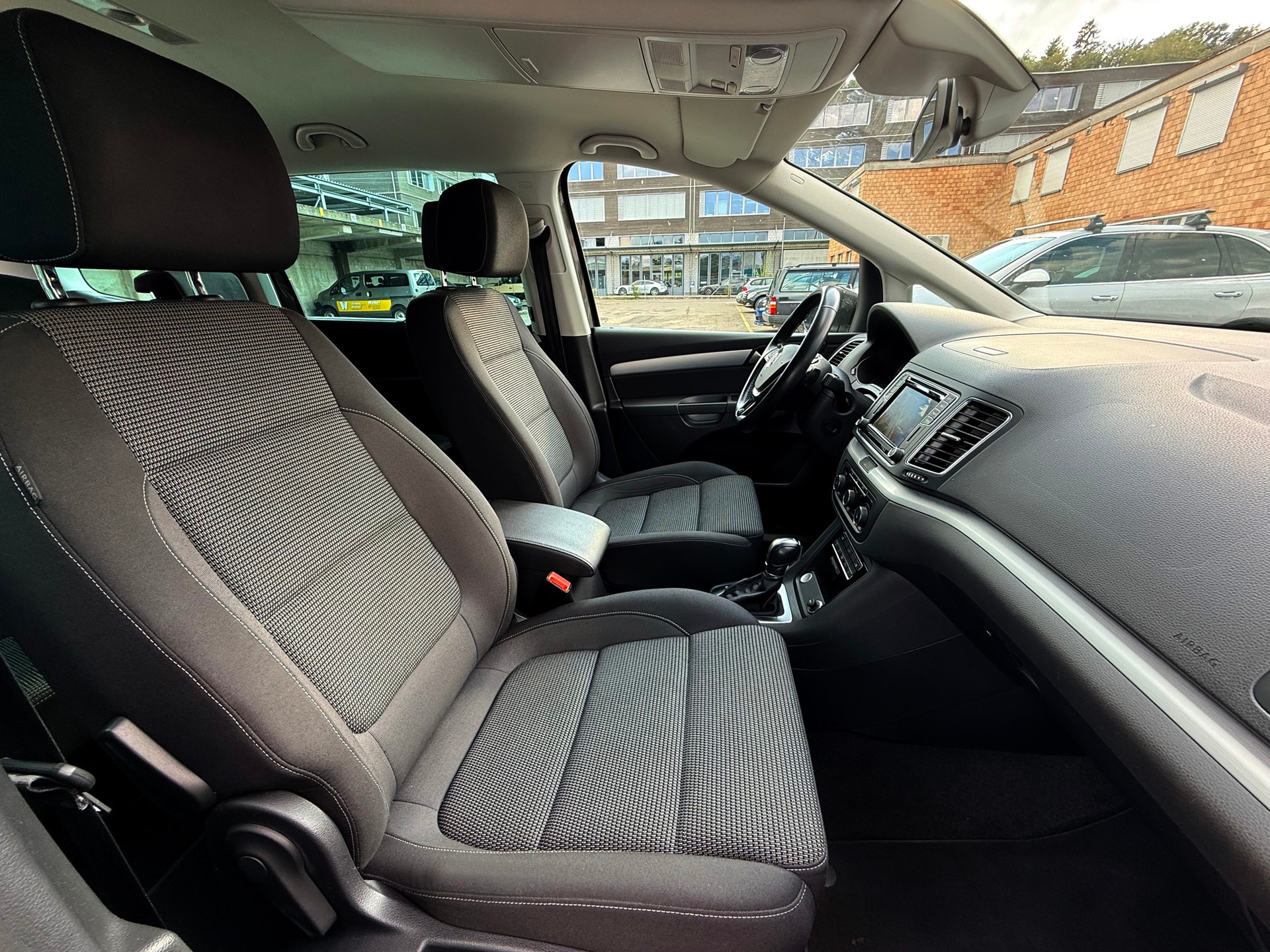 VW Sharan 2.0 TDI BMT Comfortline DSG-Automat-image-7