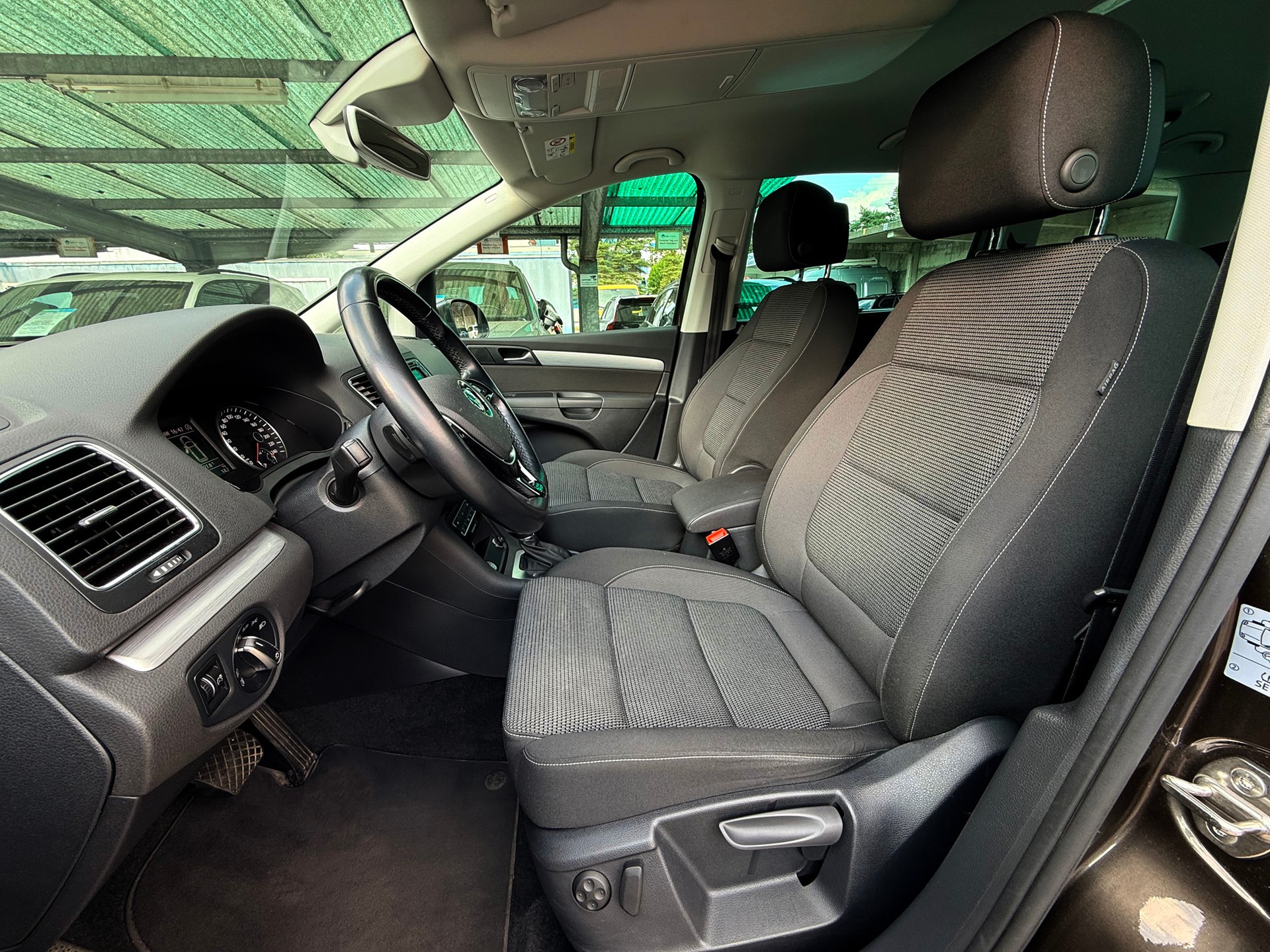 VW Sharan 2.0 TDI BMT Comfortline DSG-Automat-image-17